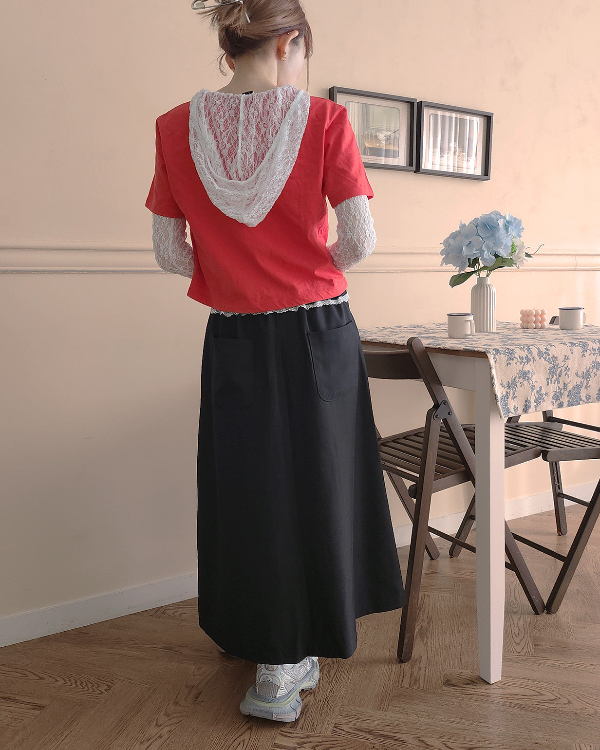 lace point pleated midi skirt