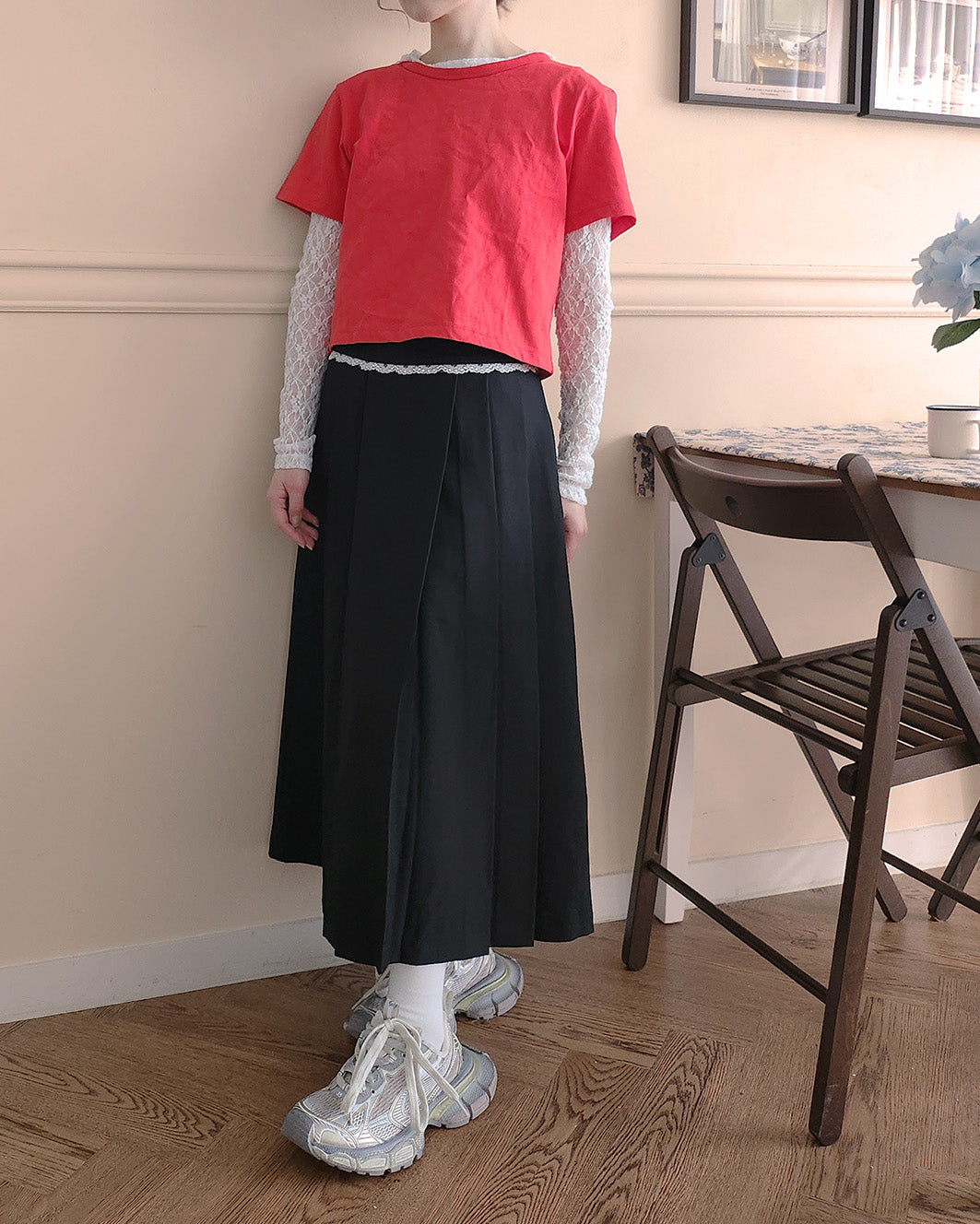 lace point pleated midi skirt