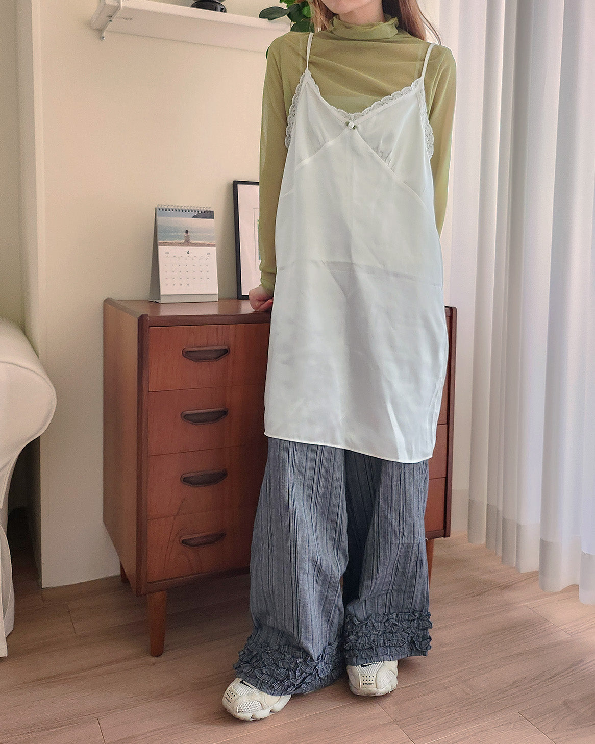 stripe hem frill pants