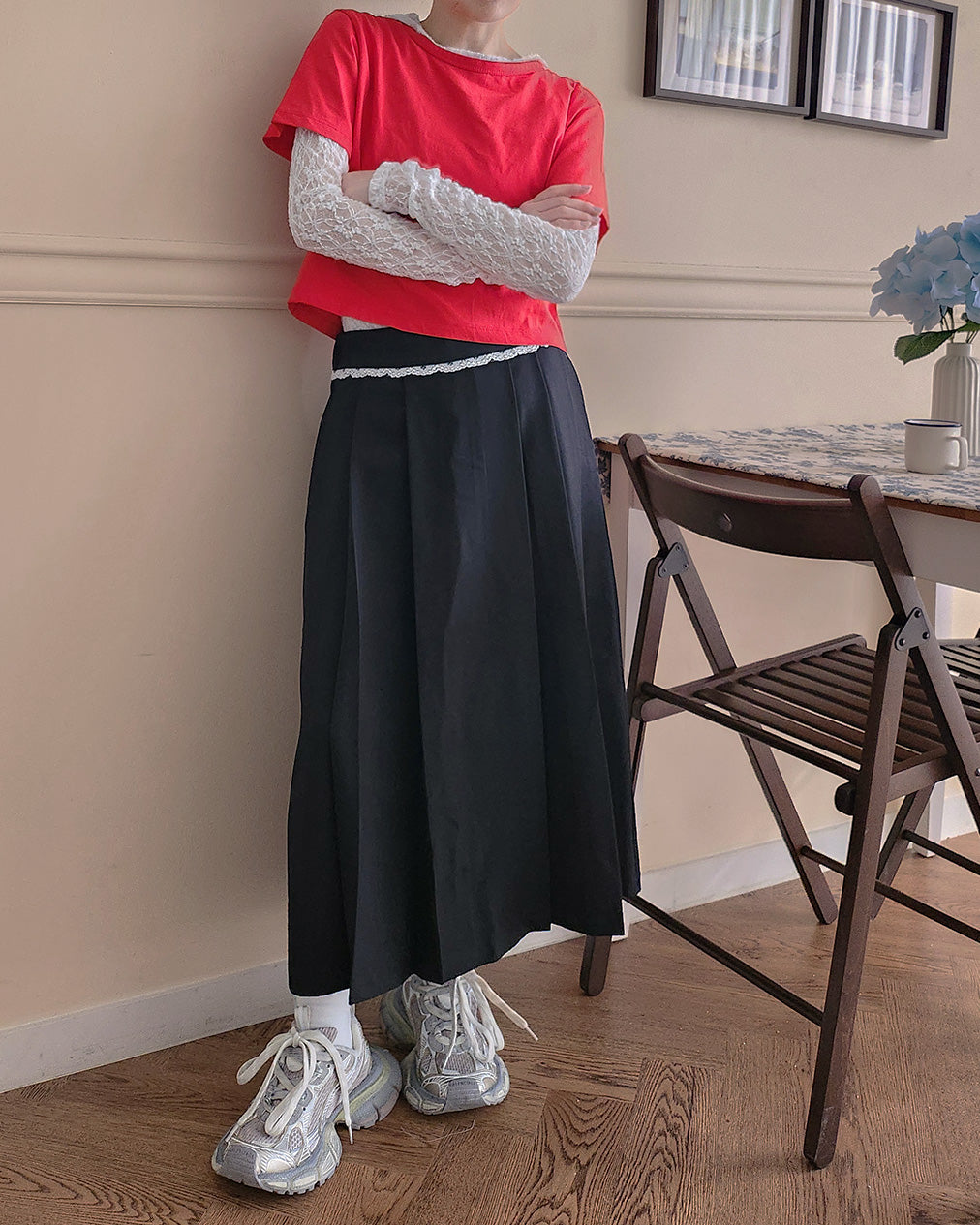 lace point pleated midi skirt