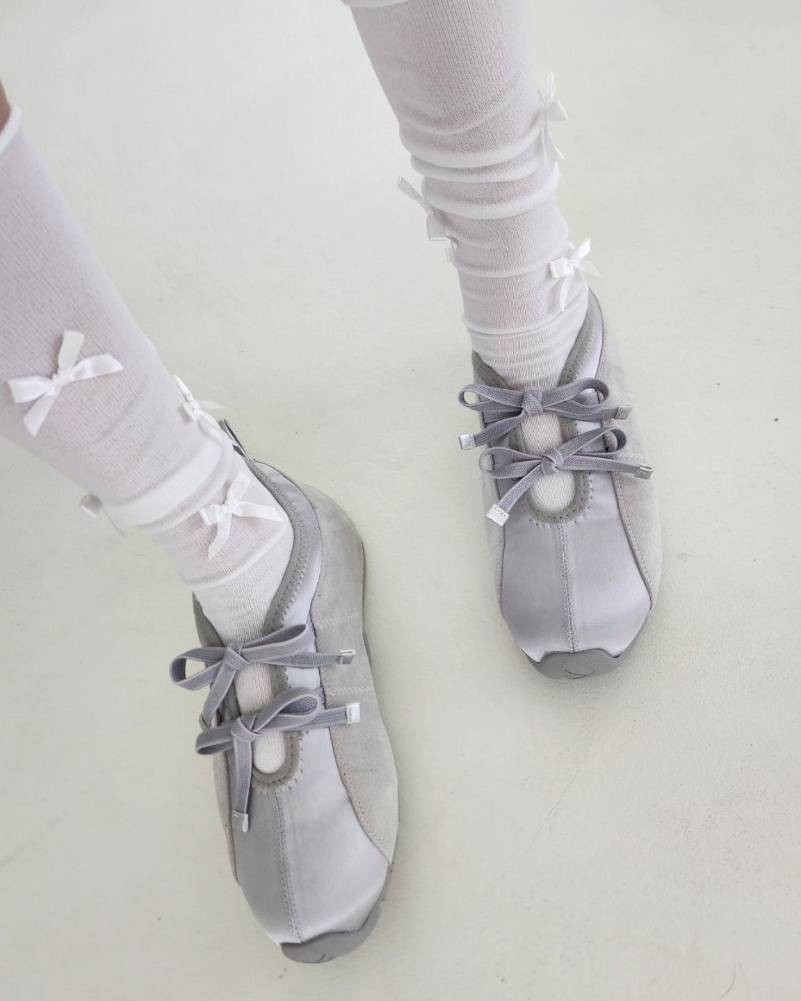 satin switching ribbon girly sneakers