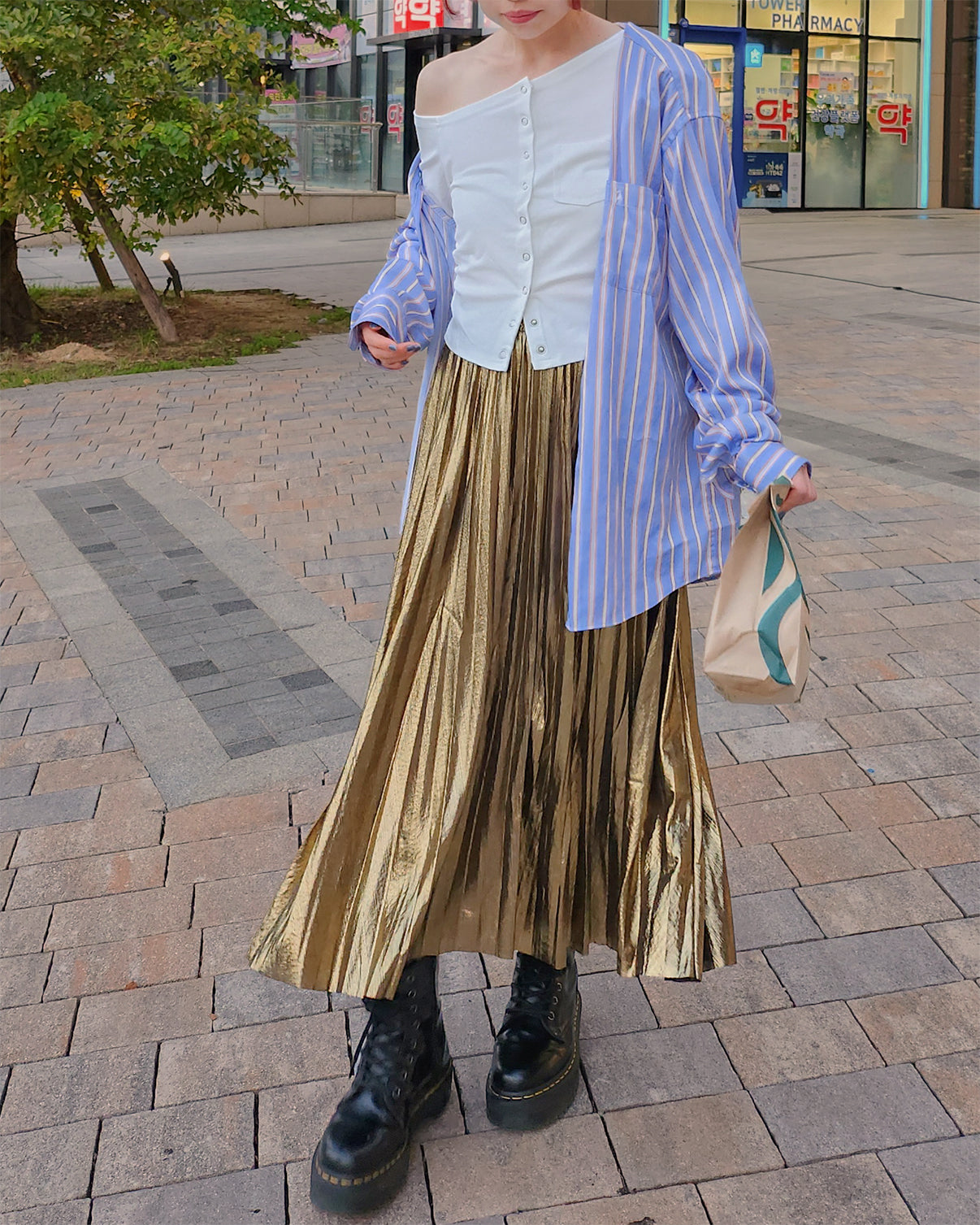 metallic pleated skirt