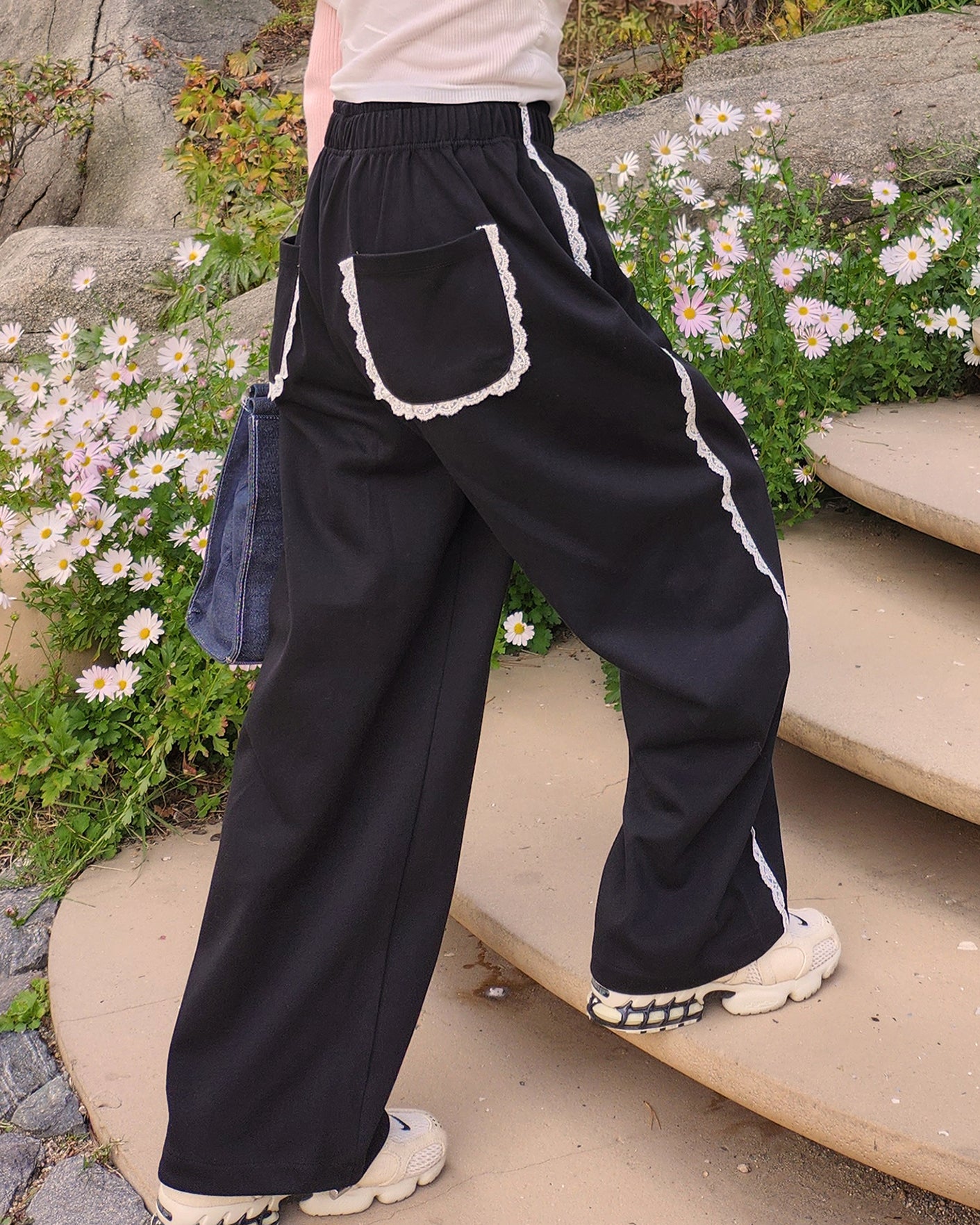 lace line sweat jogger pants