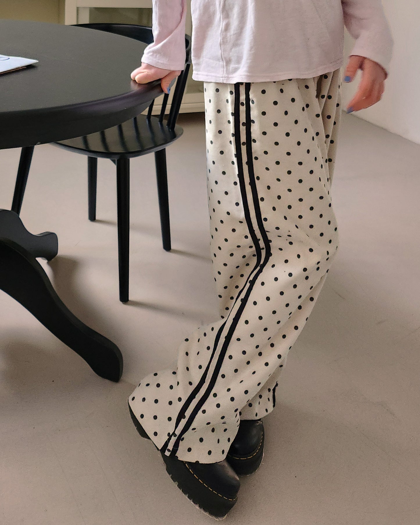 dot side line light corduroy pants