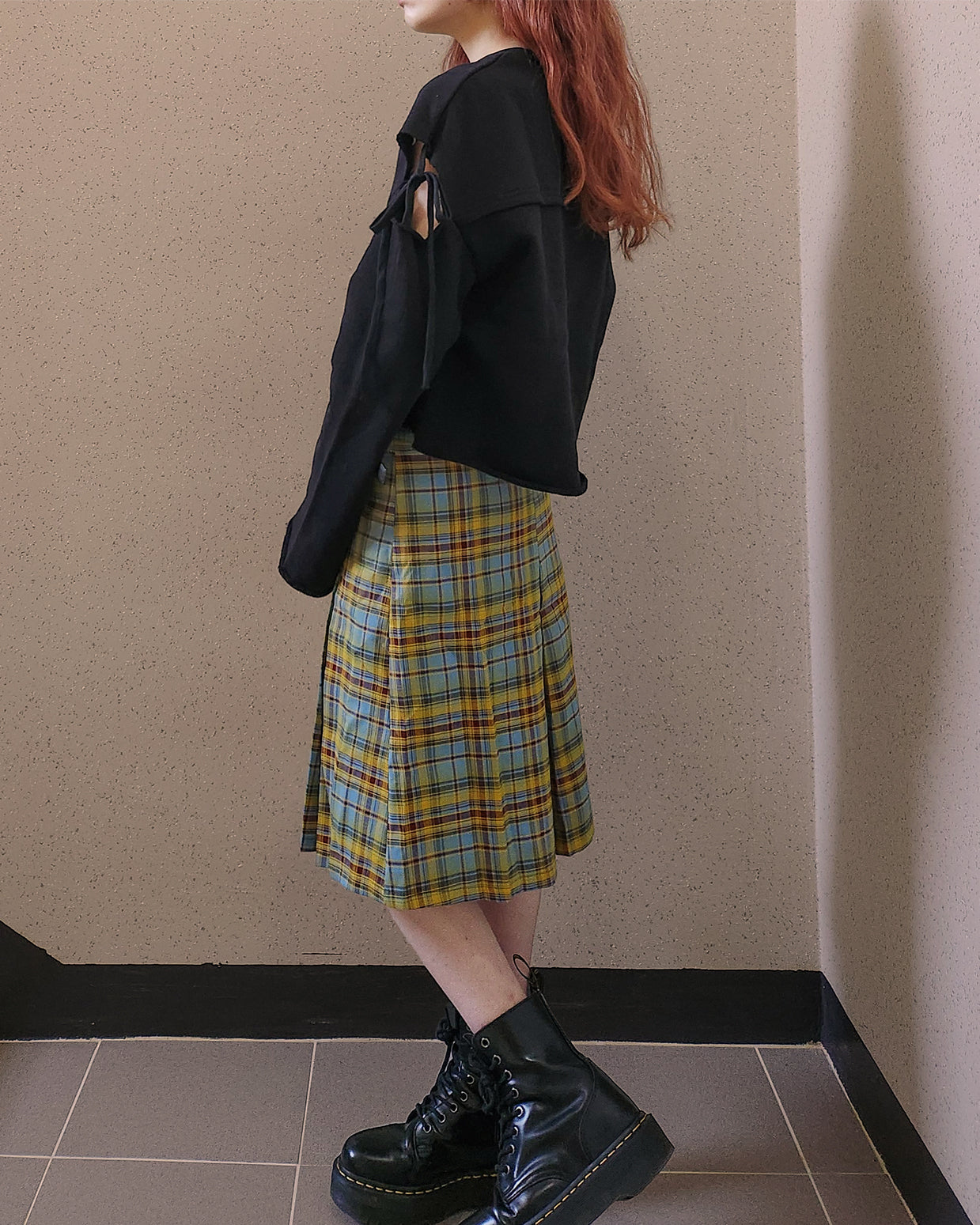 cut out ribbon sweatshirt