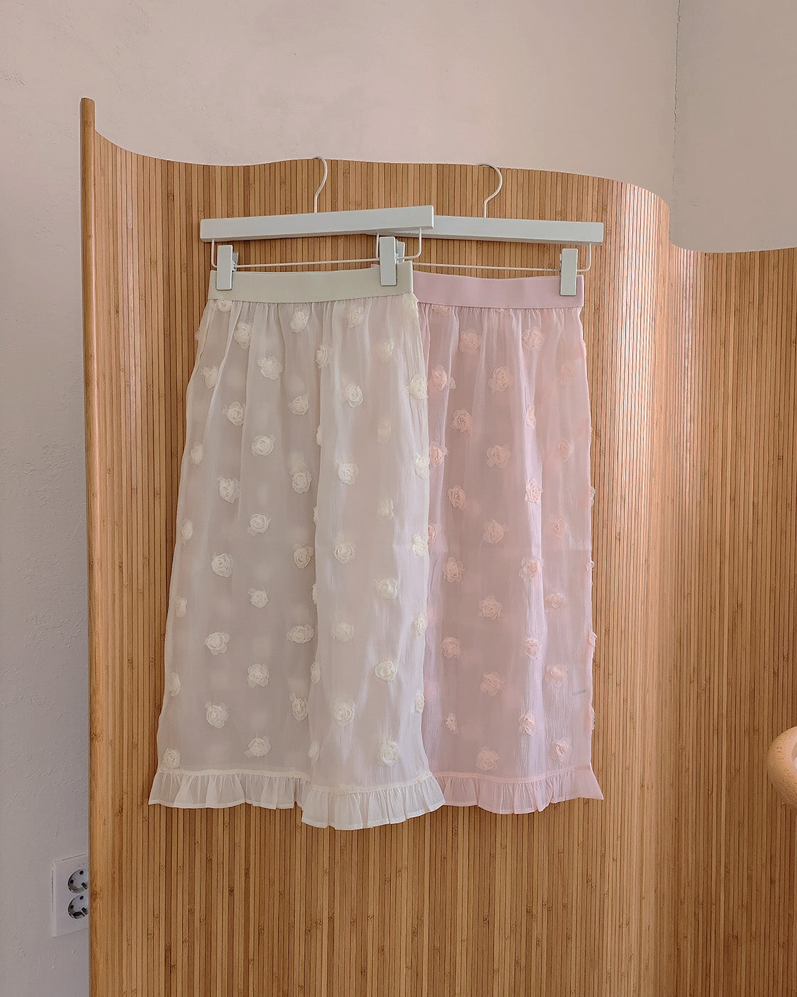 rose motif frill sheer skirt