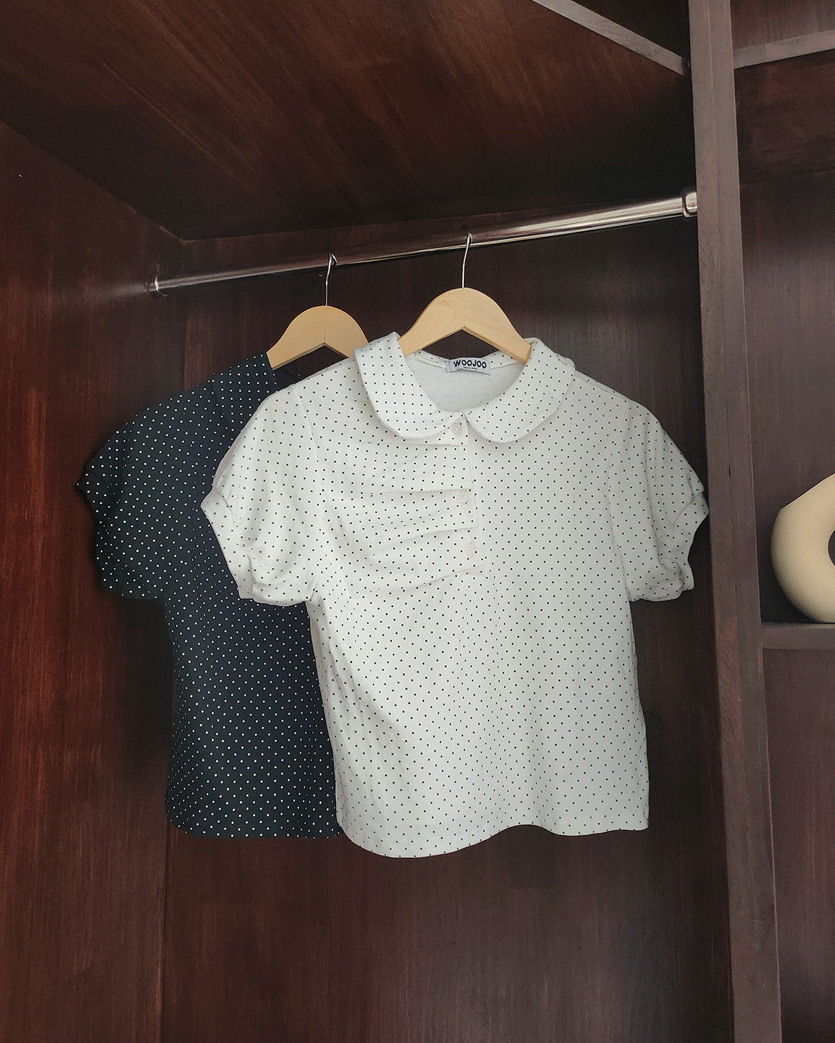 dot puff sleeve collar T