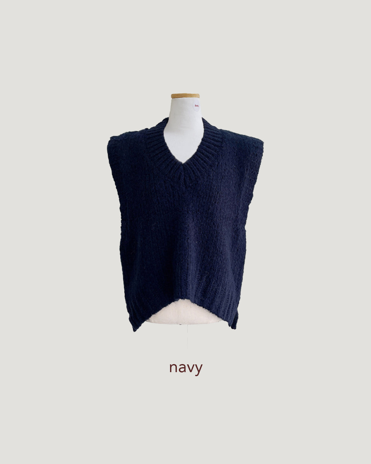 volume V neck knit vest