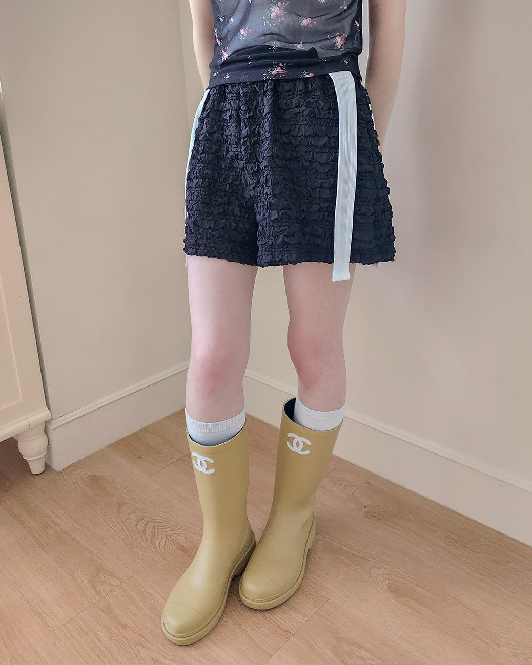 frill short pants
