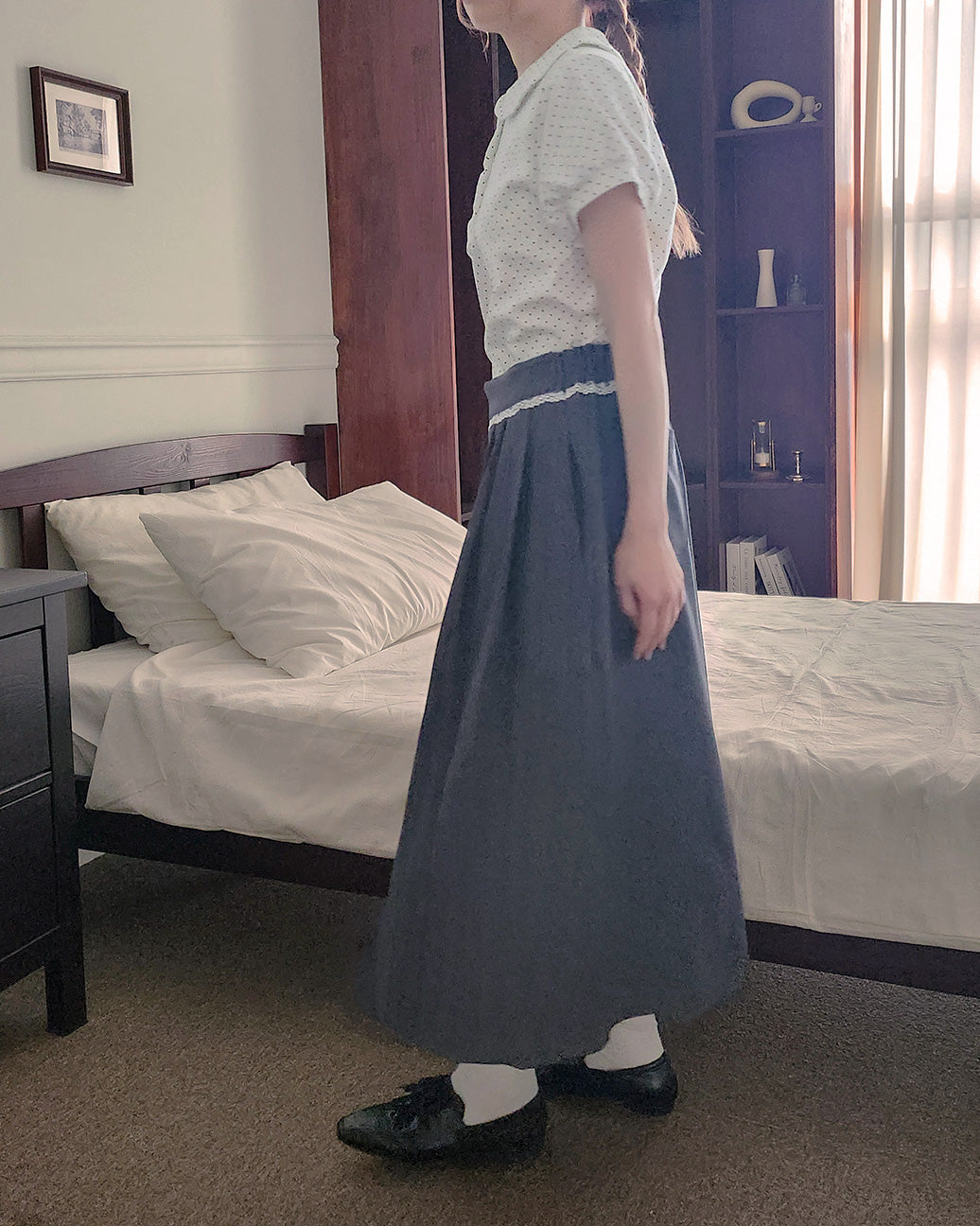 lace point pleated midi skirt