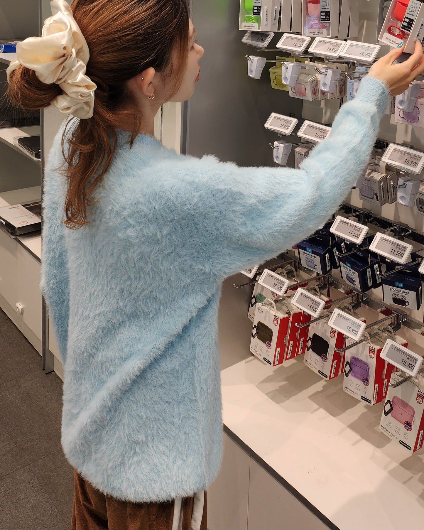 round neck shaggy knit