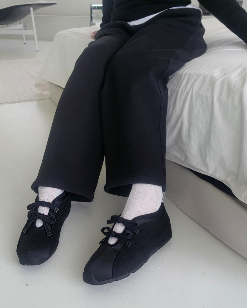 satin switching ribbon girly sneakers