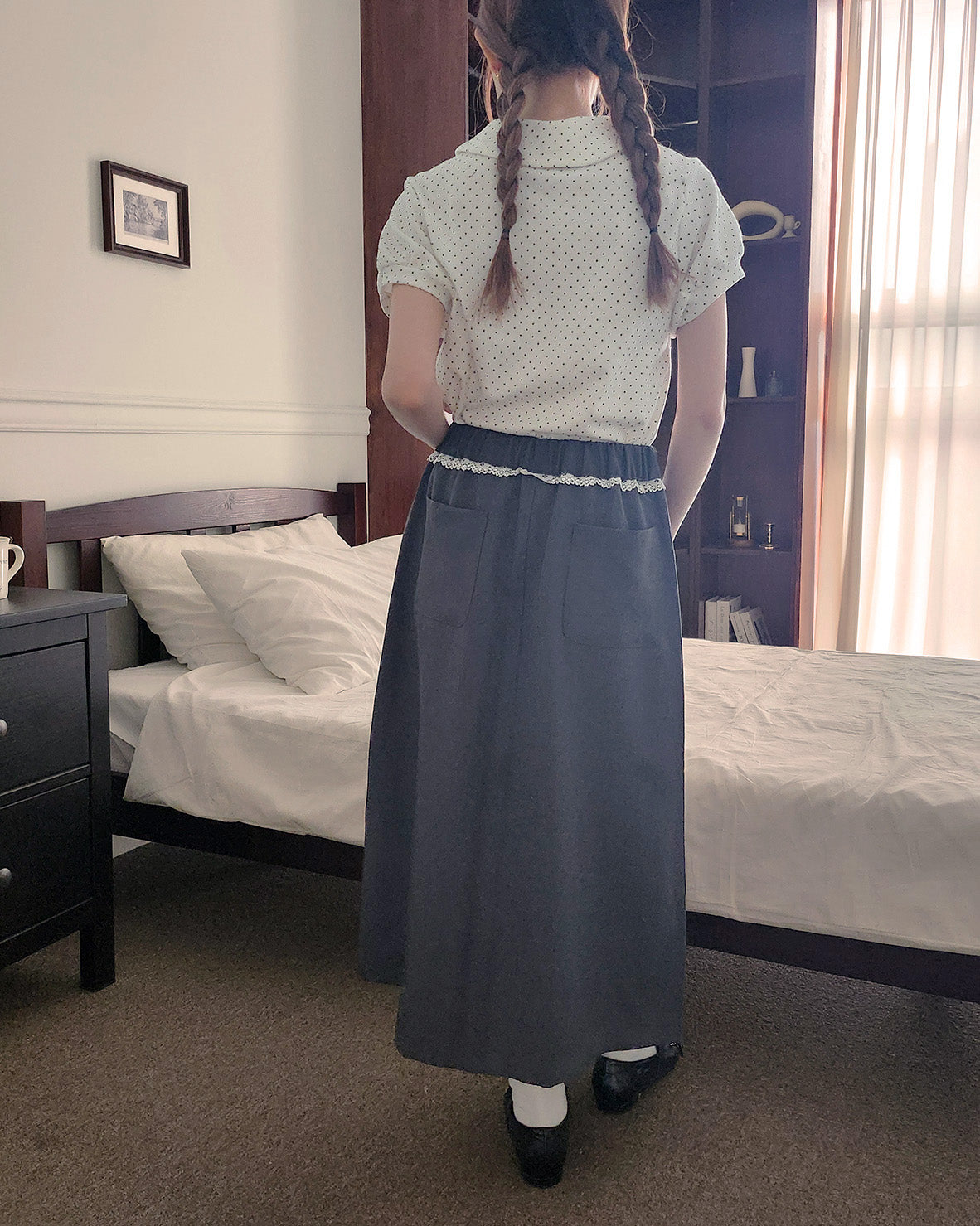 lace point pleated midi skirt