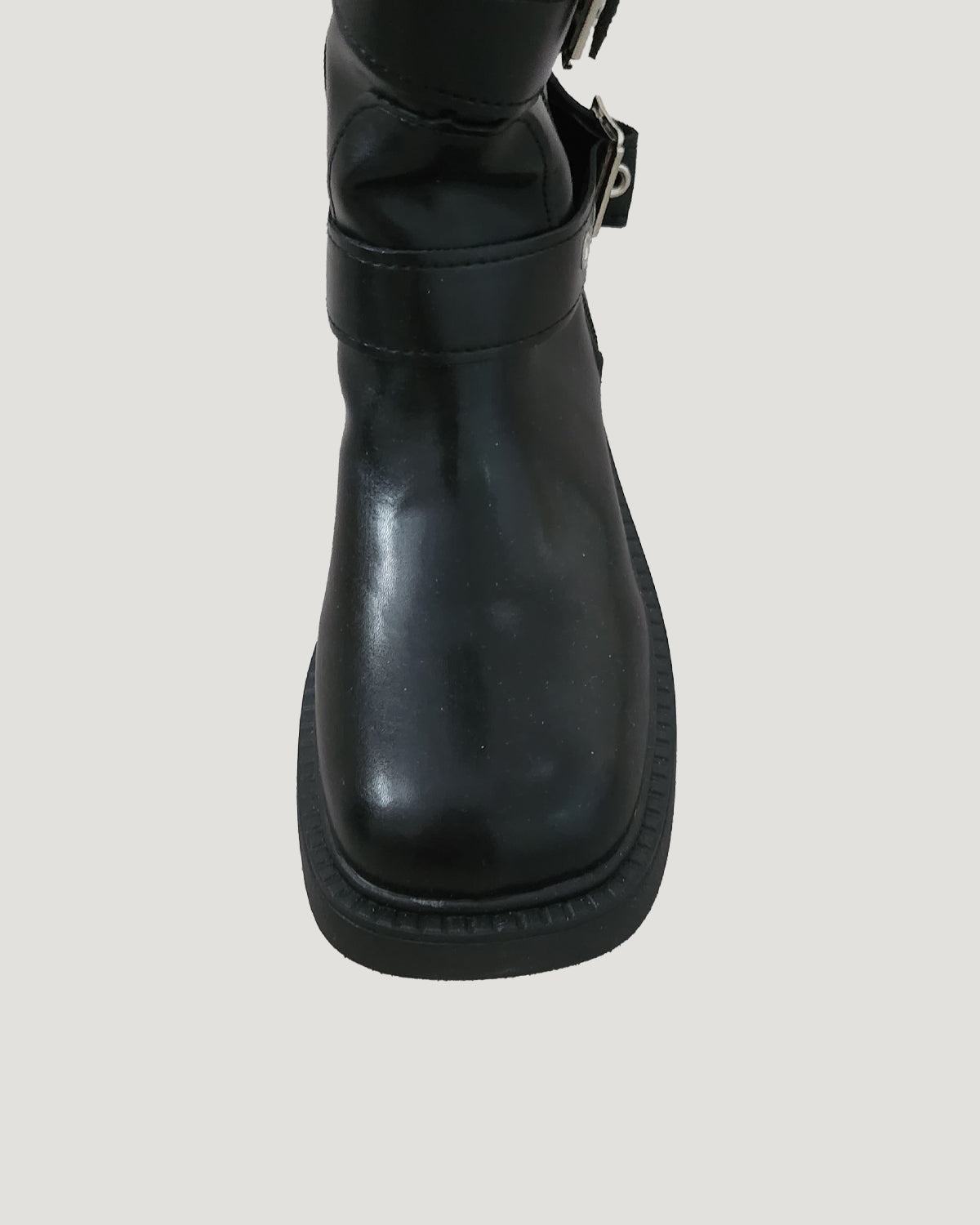 overlapped belt boots