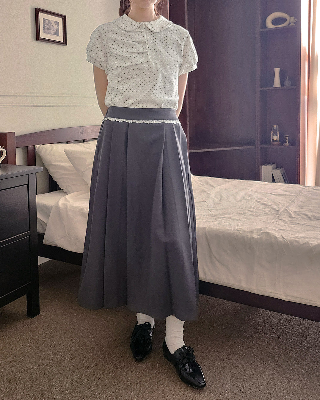 lace point pleated midi skirt