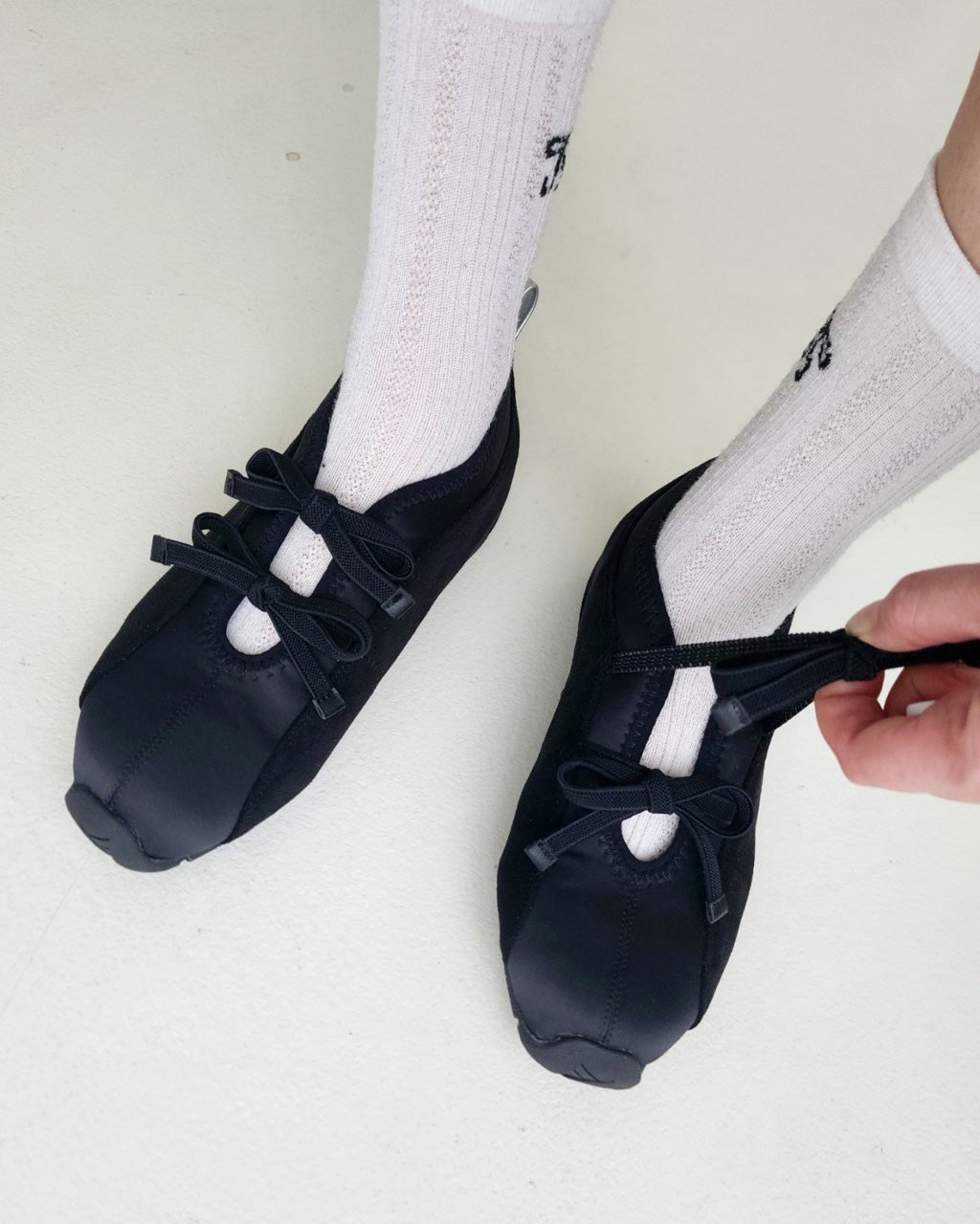 satin switching ribbon girly sneakers