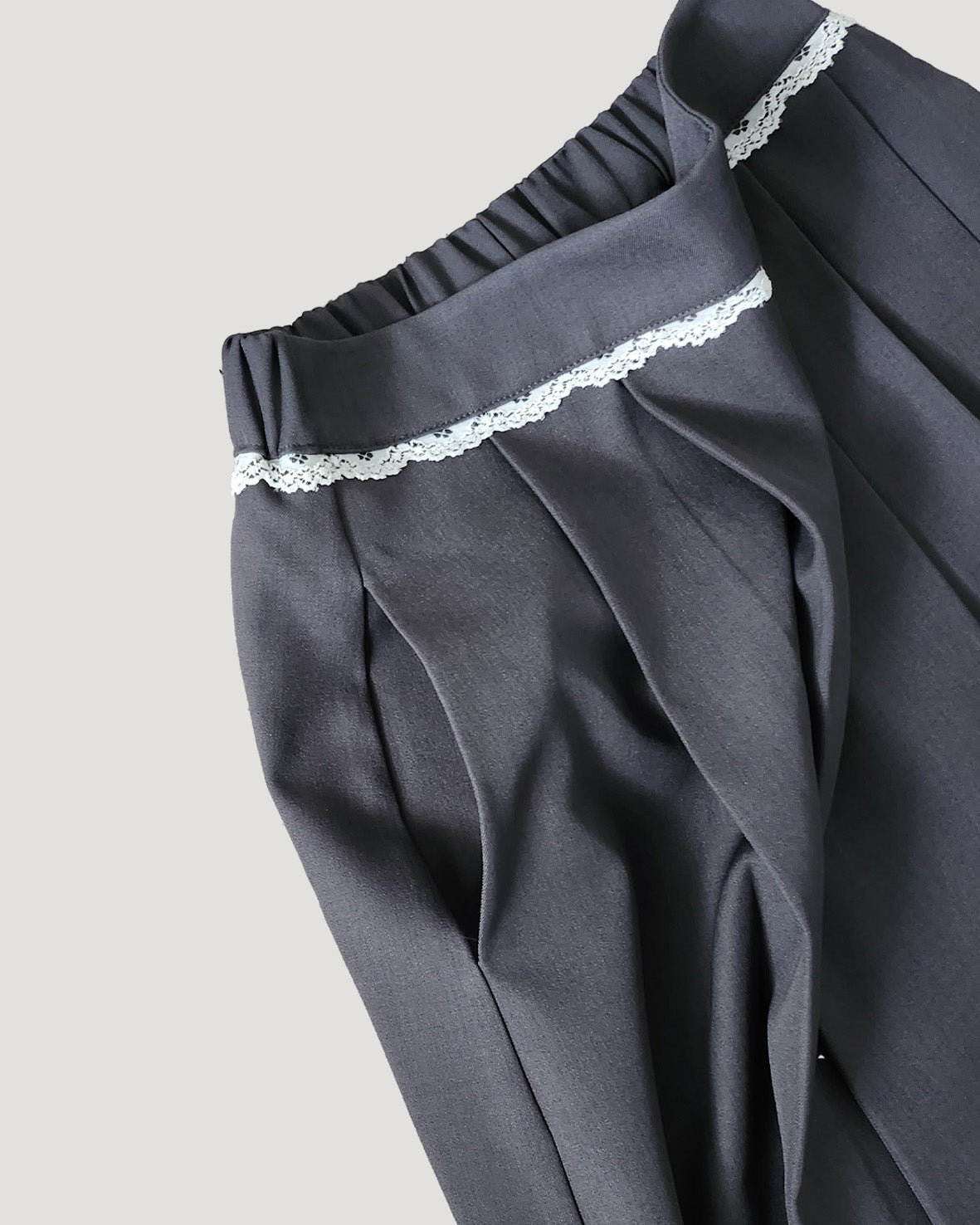 lace point pleated midi skirt