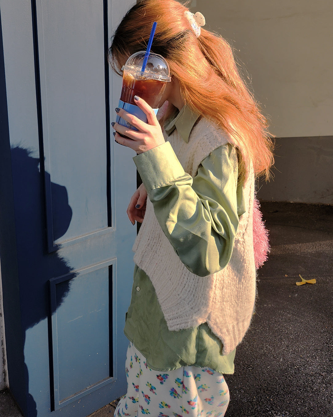 volume V neck knit vest