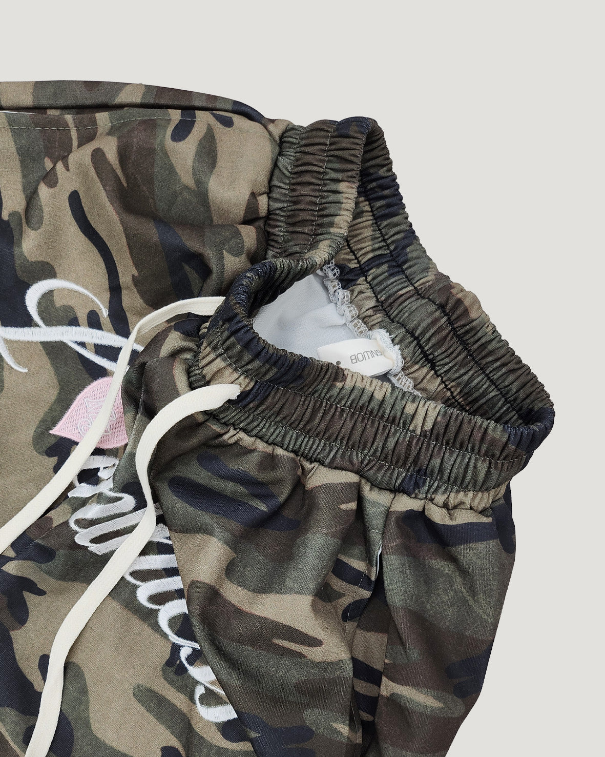 camo lettering logo half pants