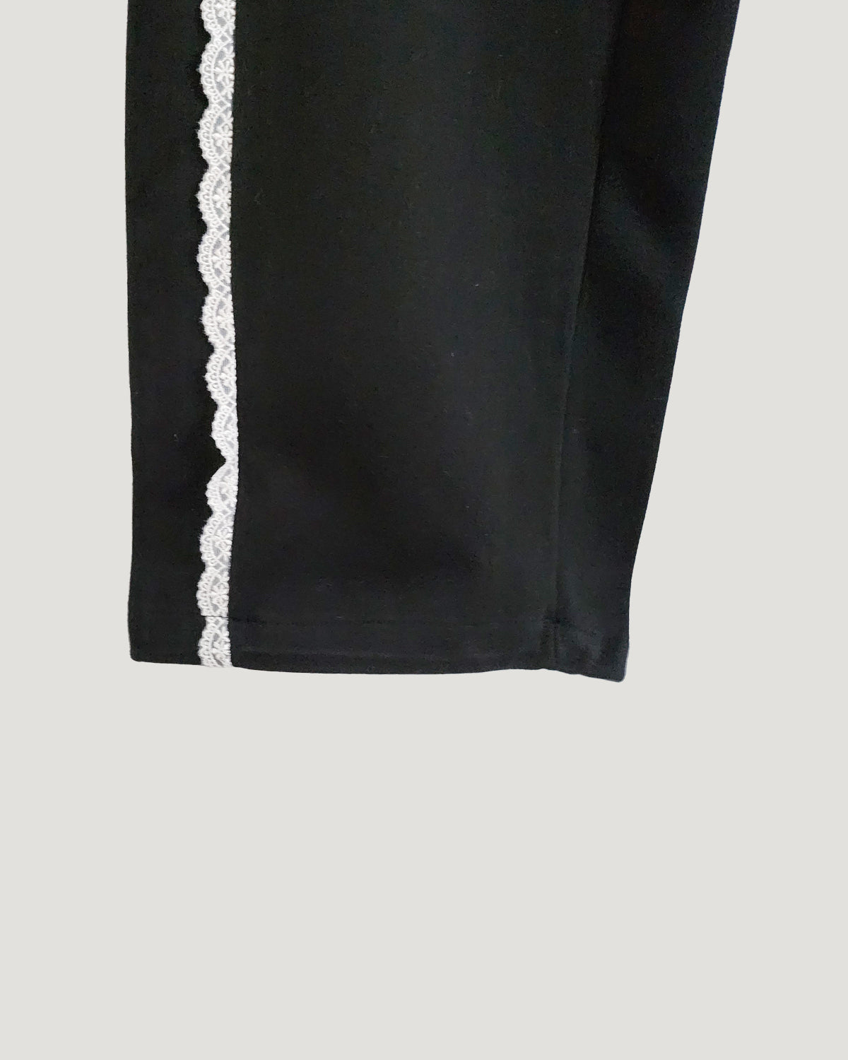 lace line sweat jogger pants