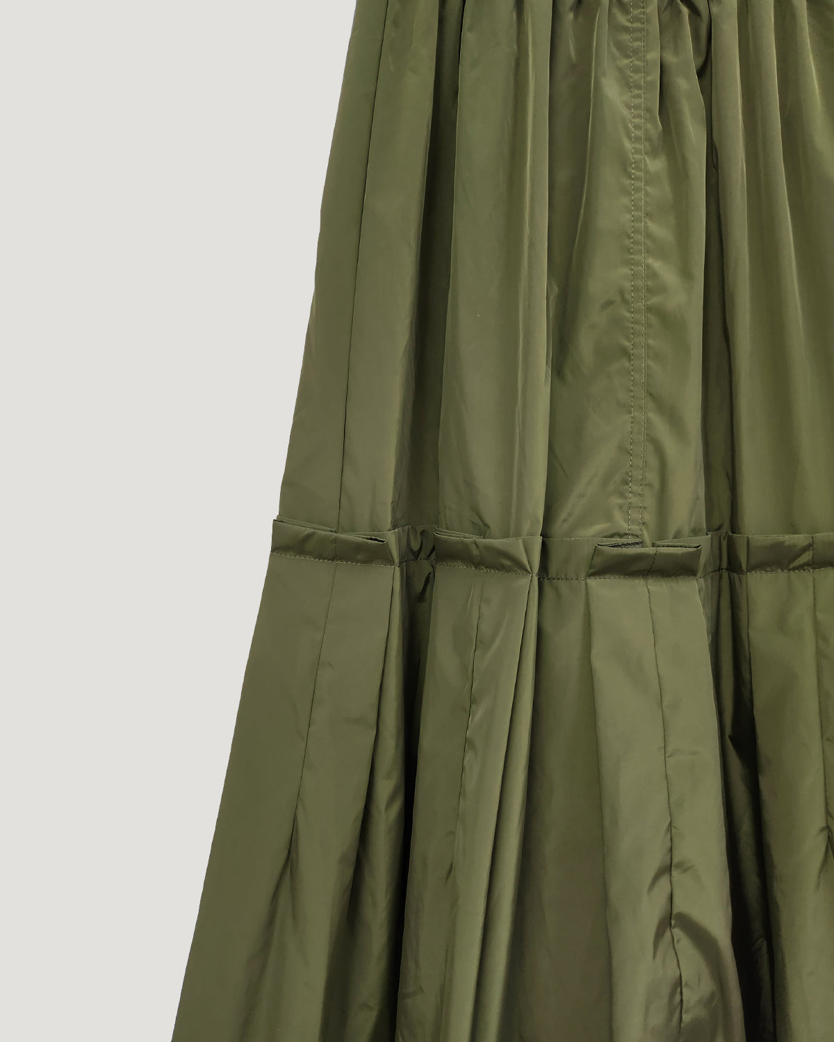 MA-1 like row pleated nylon skirt