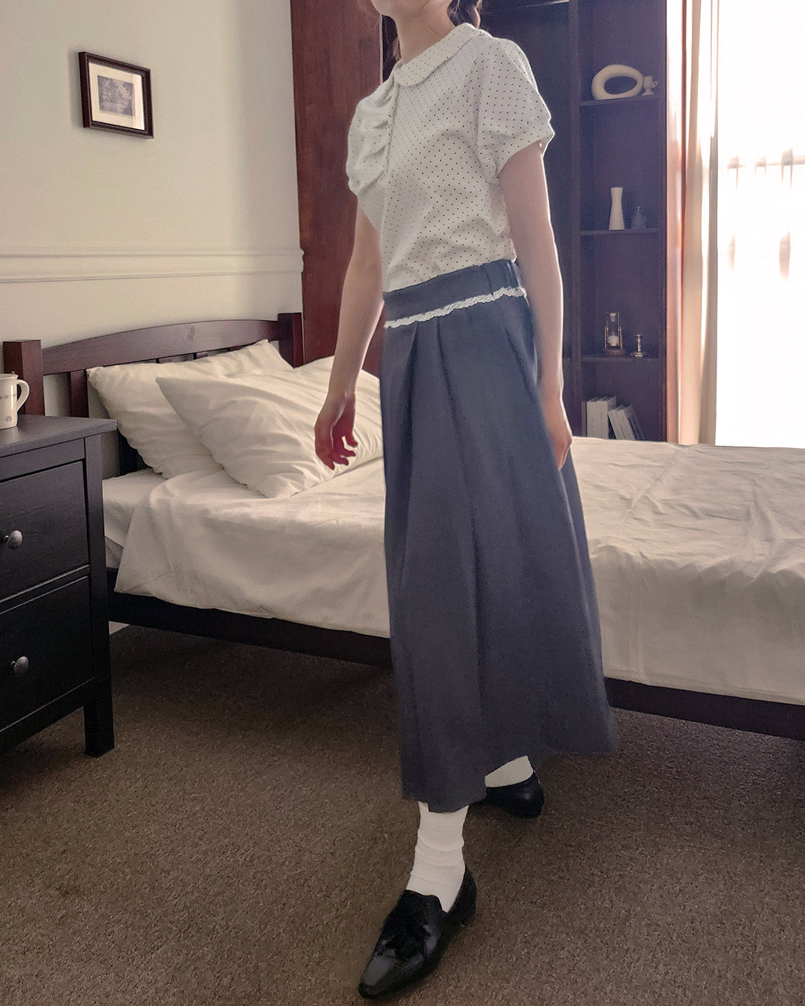 lace point pleated midi skirt