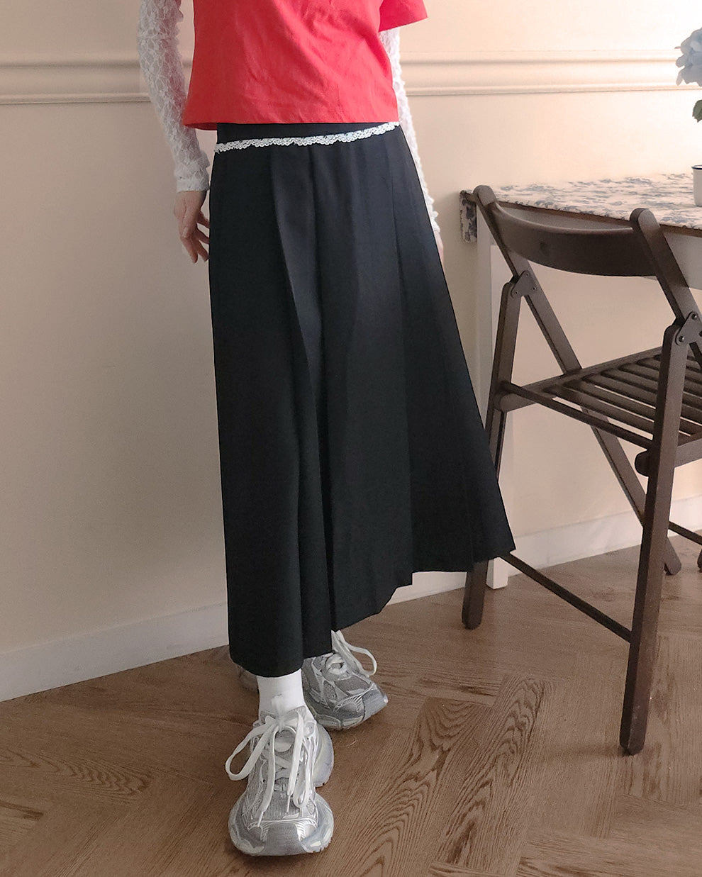 lace point pleated midi skirt