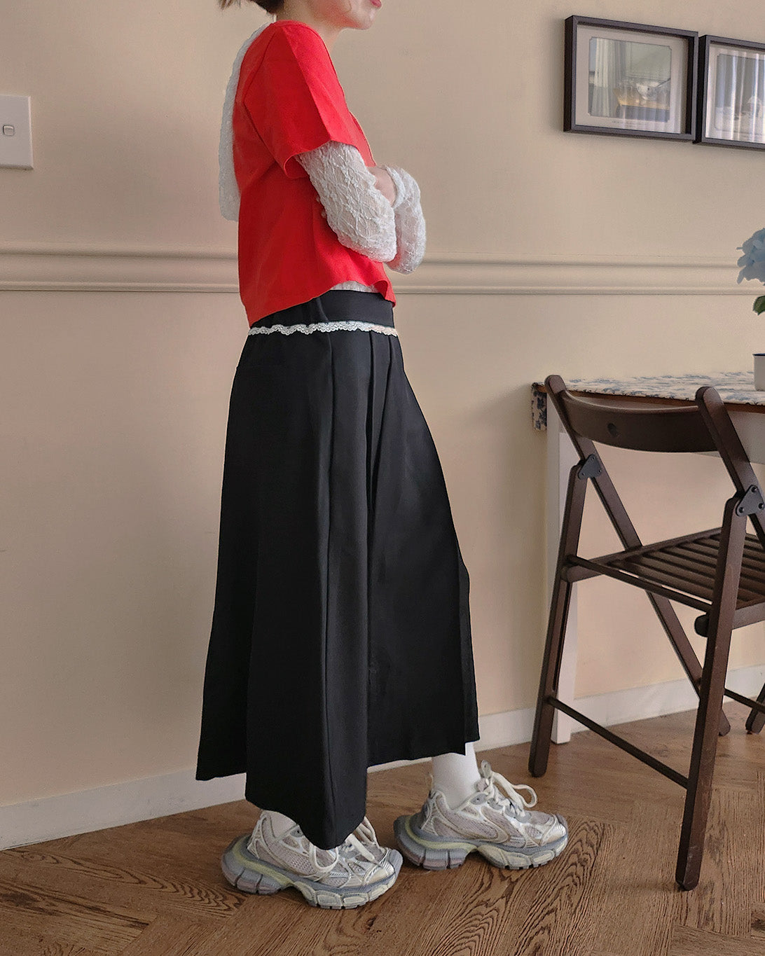 lace point pleated midi skirt