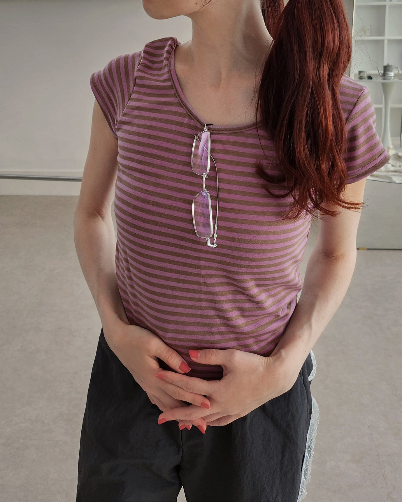 color stripe U neck T
