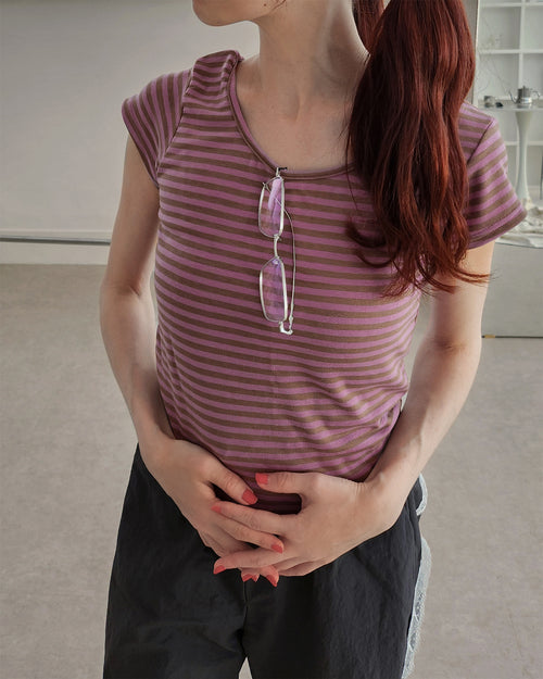 color stripe U neck T