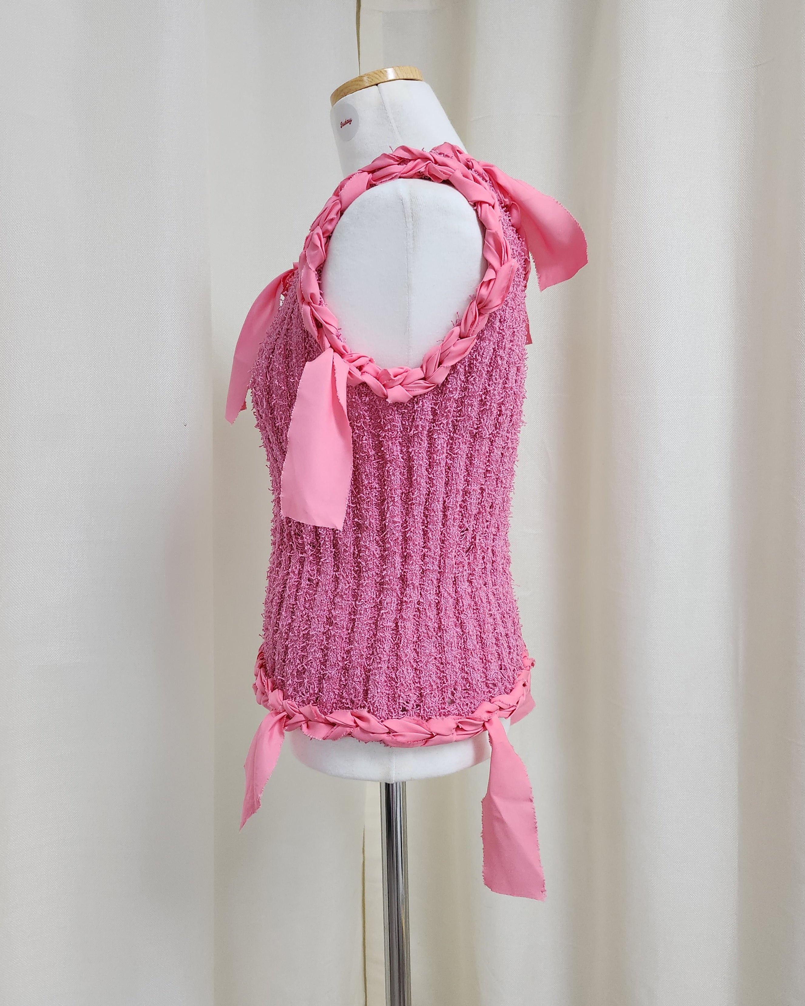 ribbon piping sleeve less knit