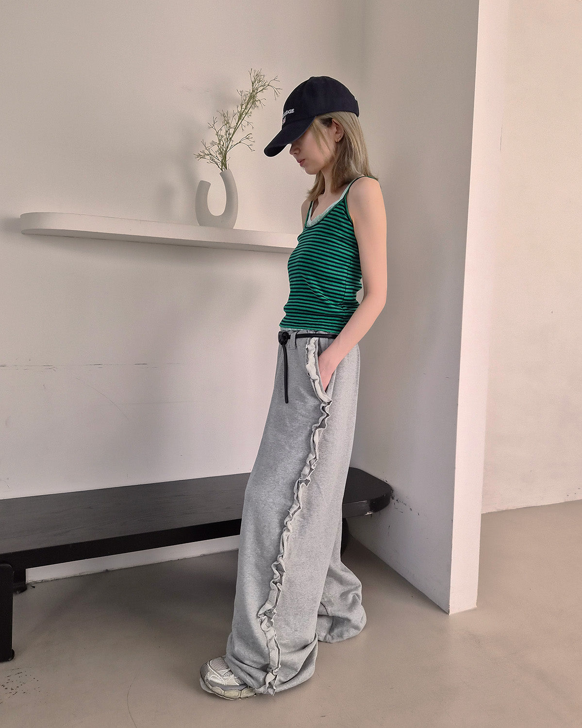 side frill sweat pants
