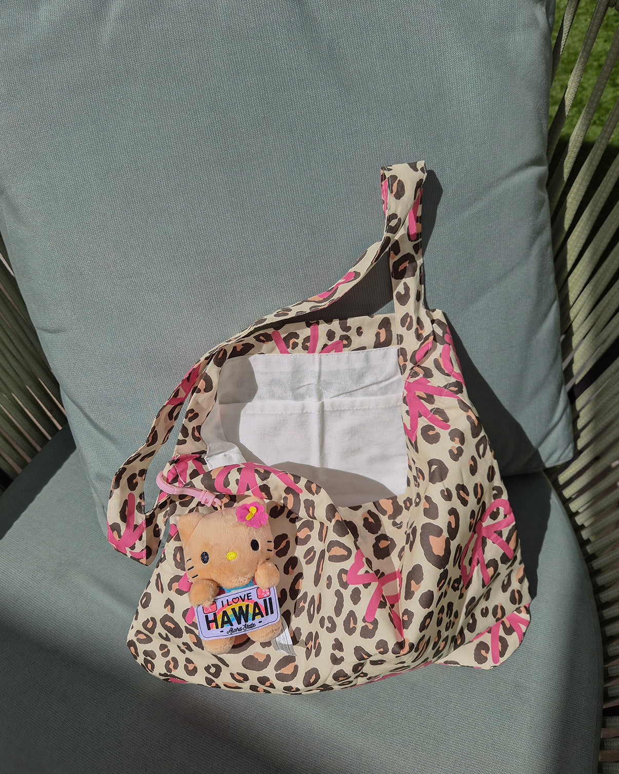 leopard ribbon pattern tote bag