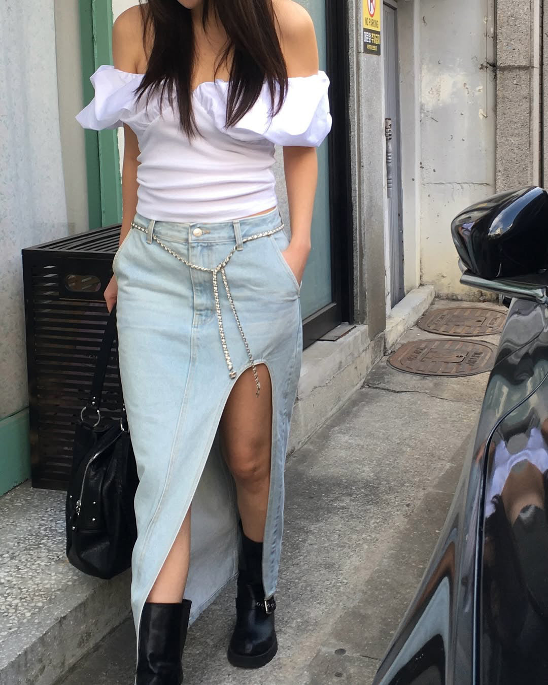 V neck puff shoulder top