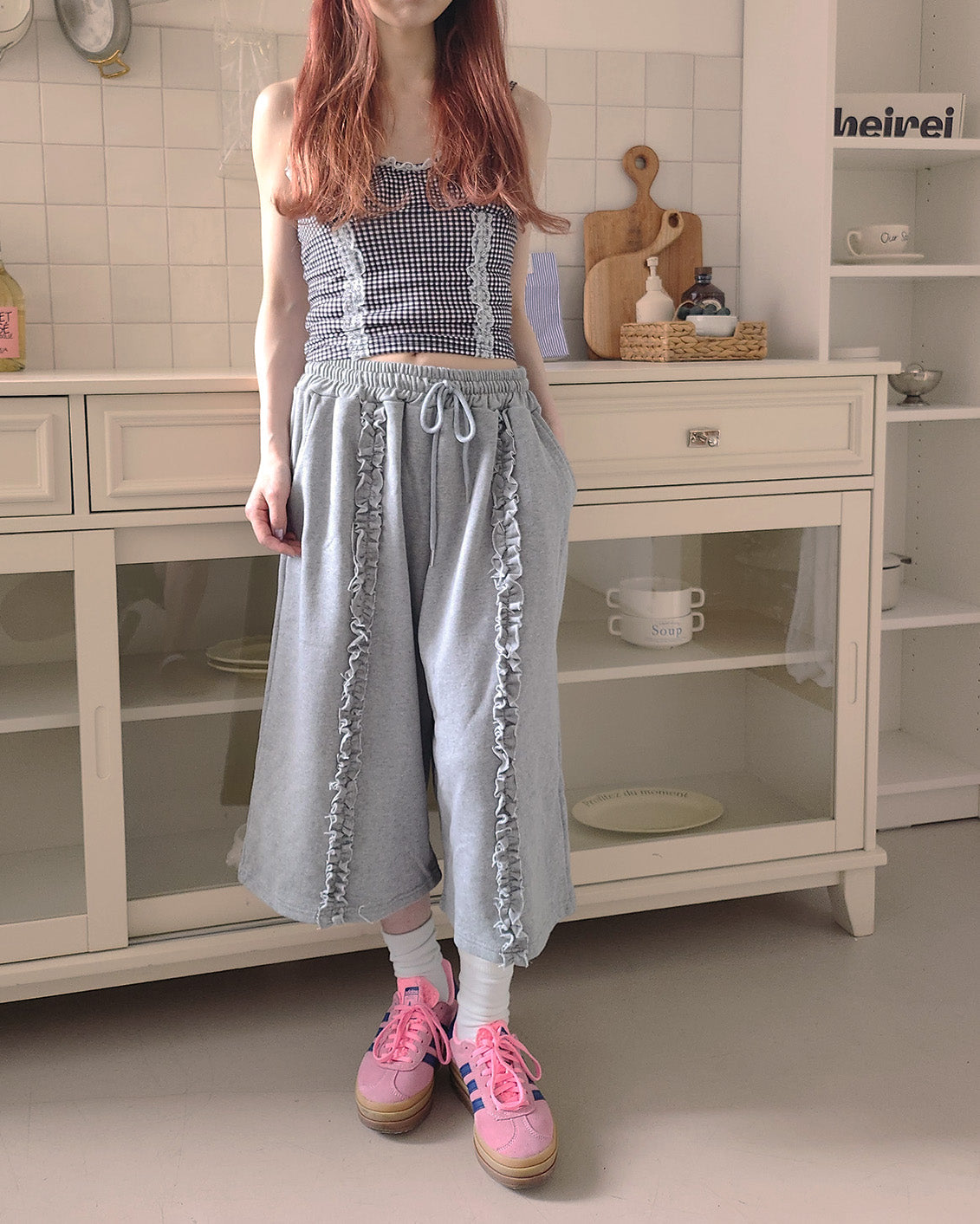 frill sweat half pants