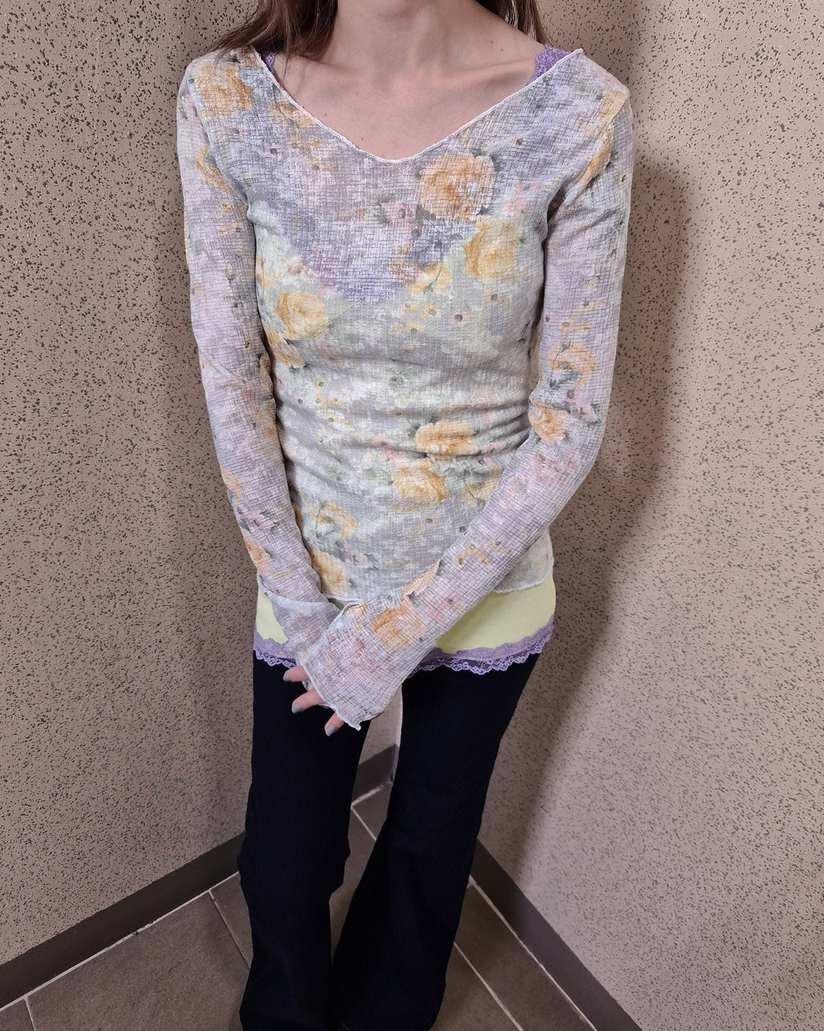 blurred rose V neck long sleeve top