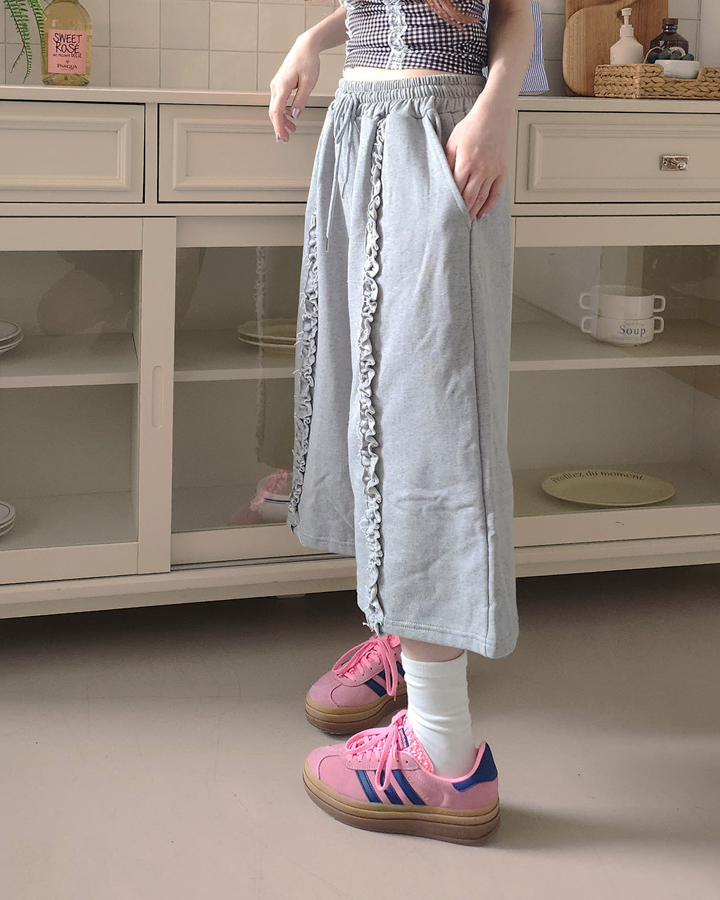 frill sweat half pants