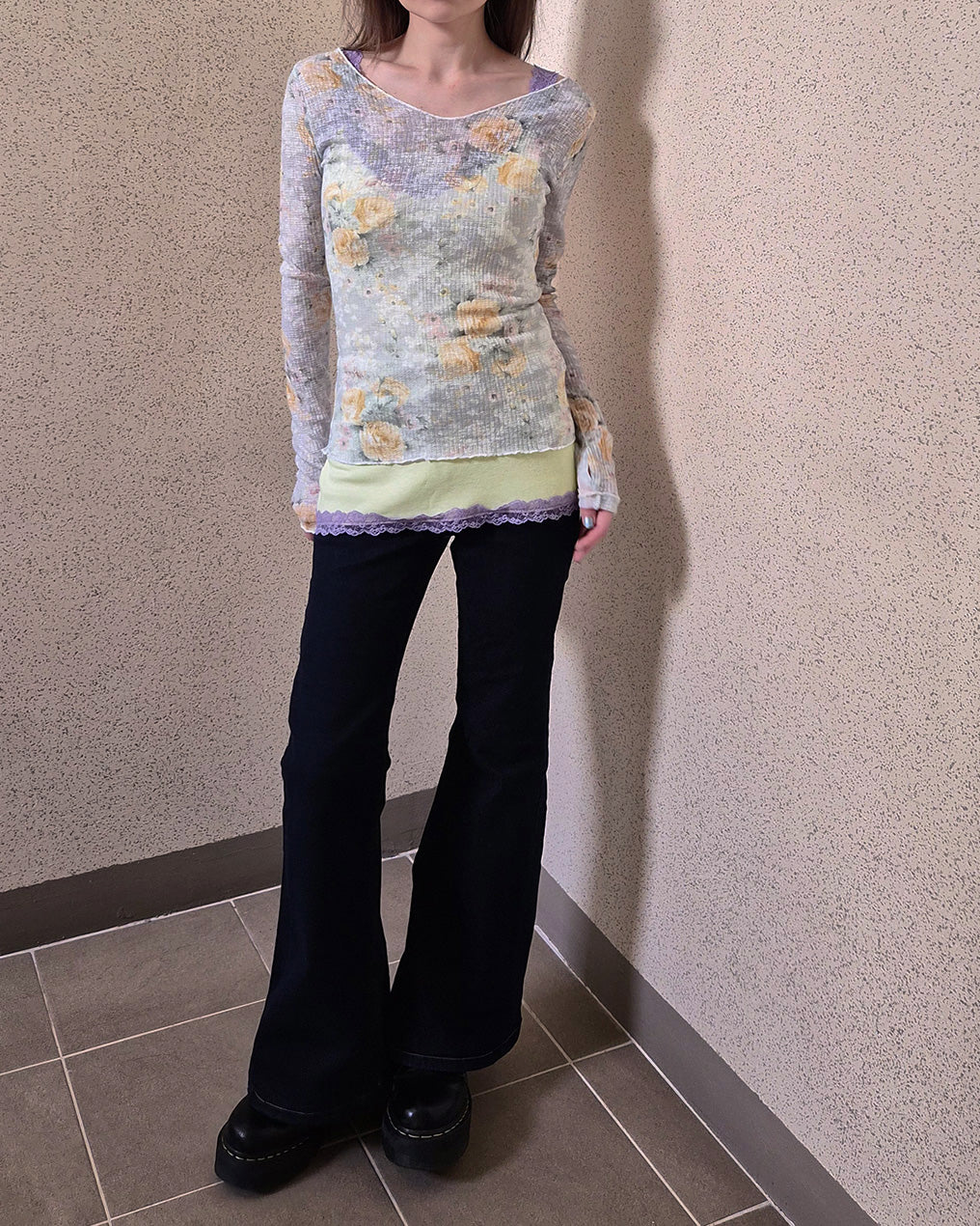 blurred rose V neck long sleeve top