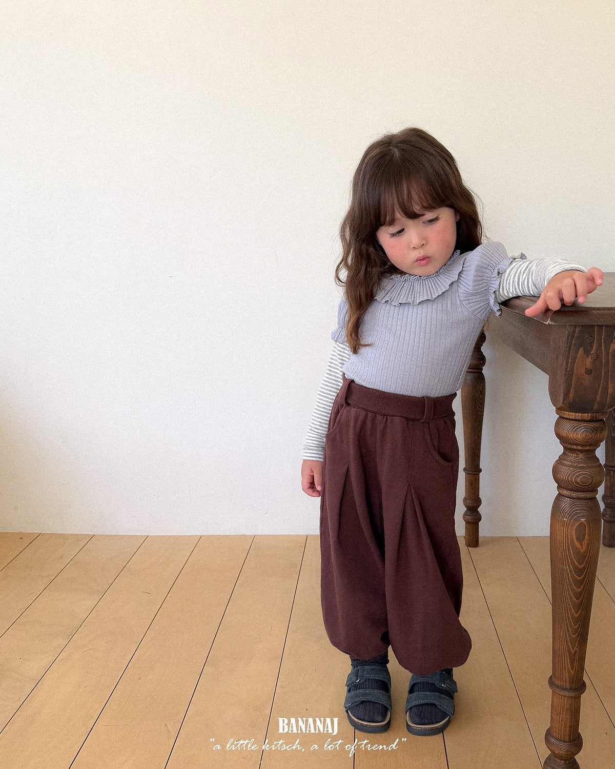 【BANANAJ】ecru jogger pants