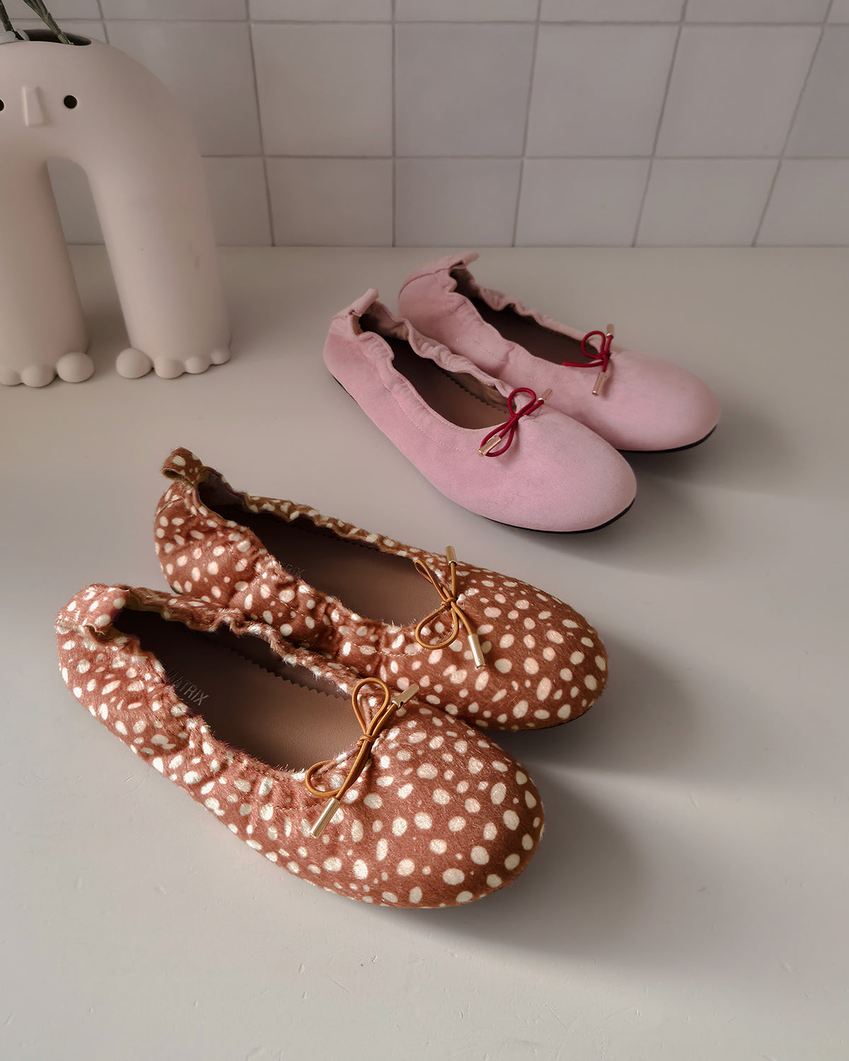 ribbon faux suede flat shoes