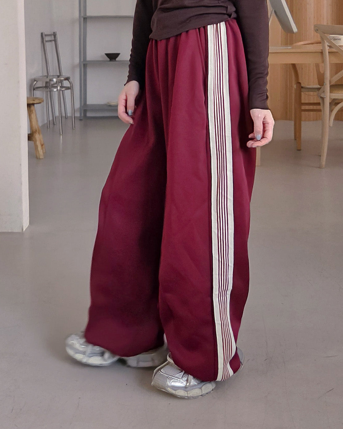 red line wide track pants