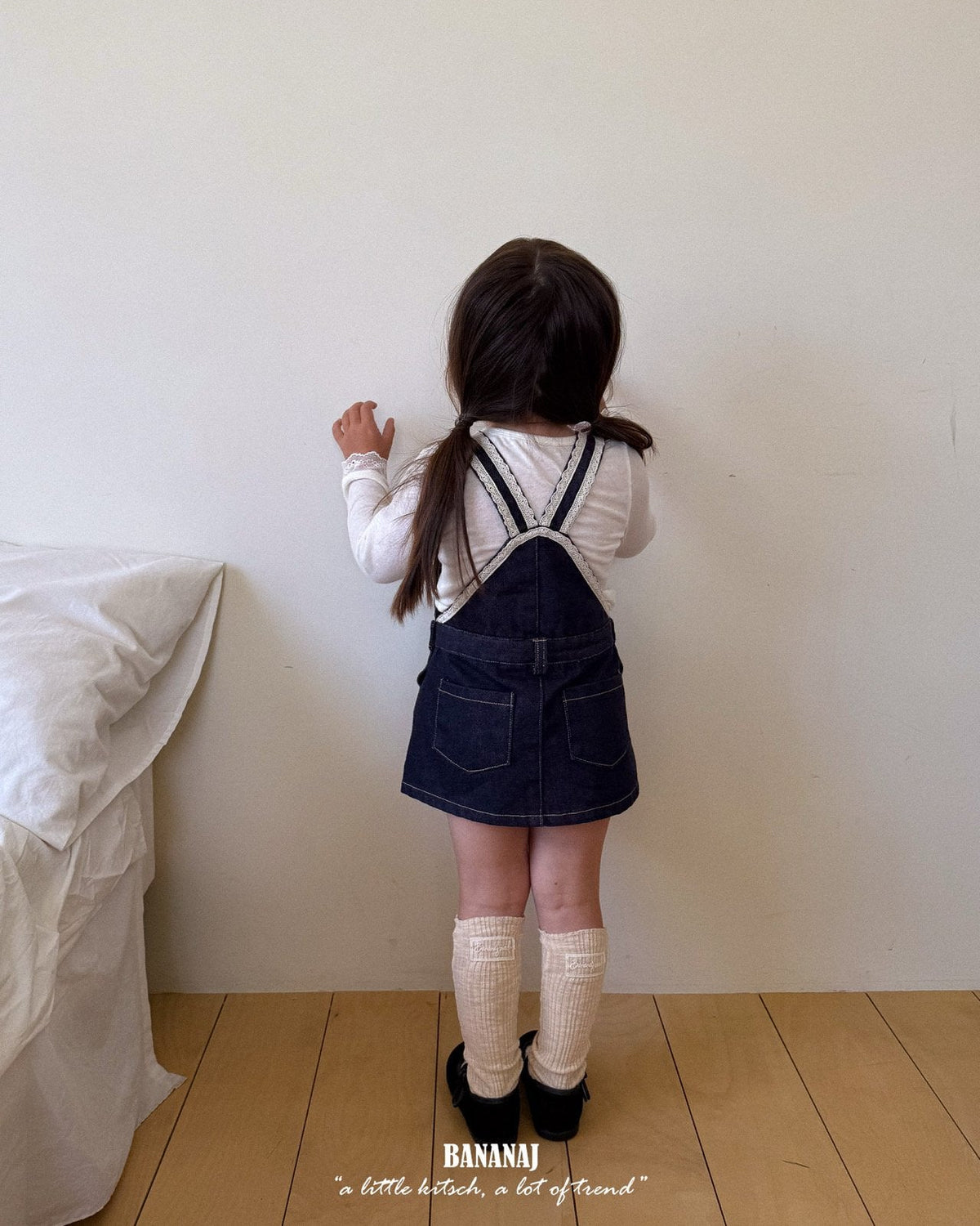 【BANANAJ】lace suspender dress