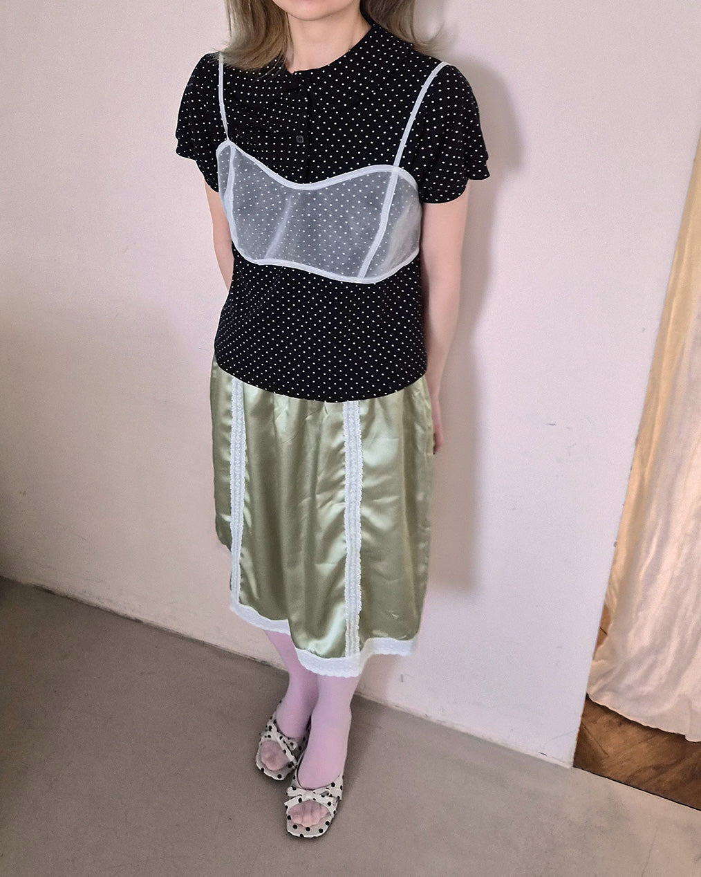 dot puff sleeve collar T