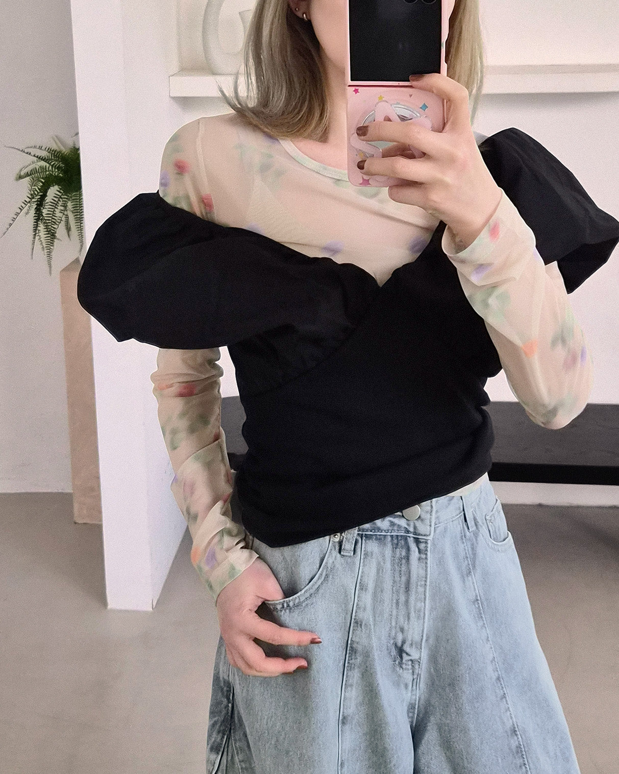 V neck puff shoulder top