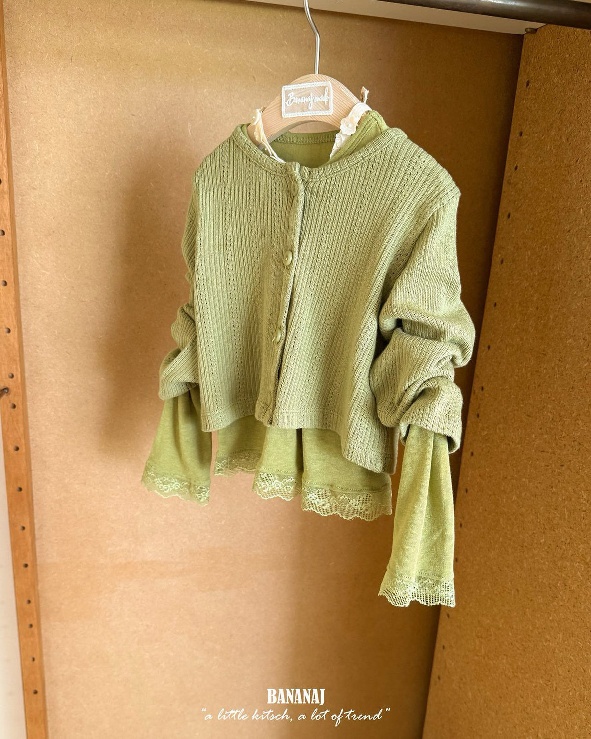 【BANANAJ】lace shirring tee