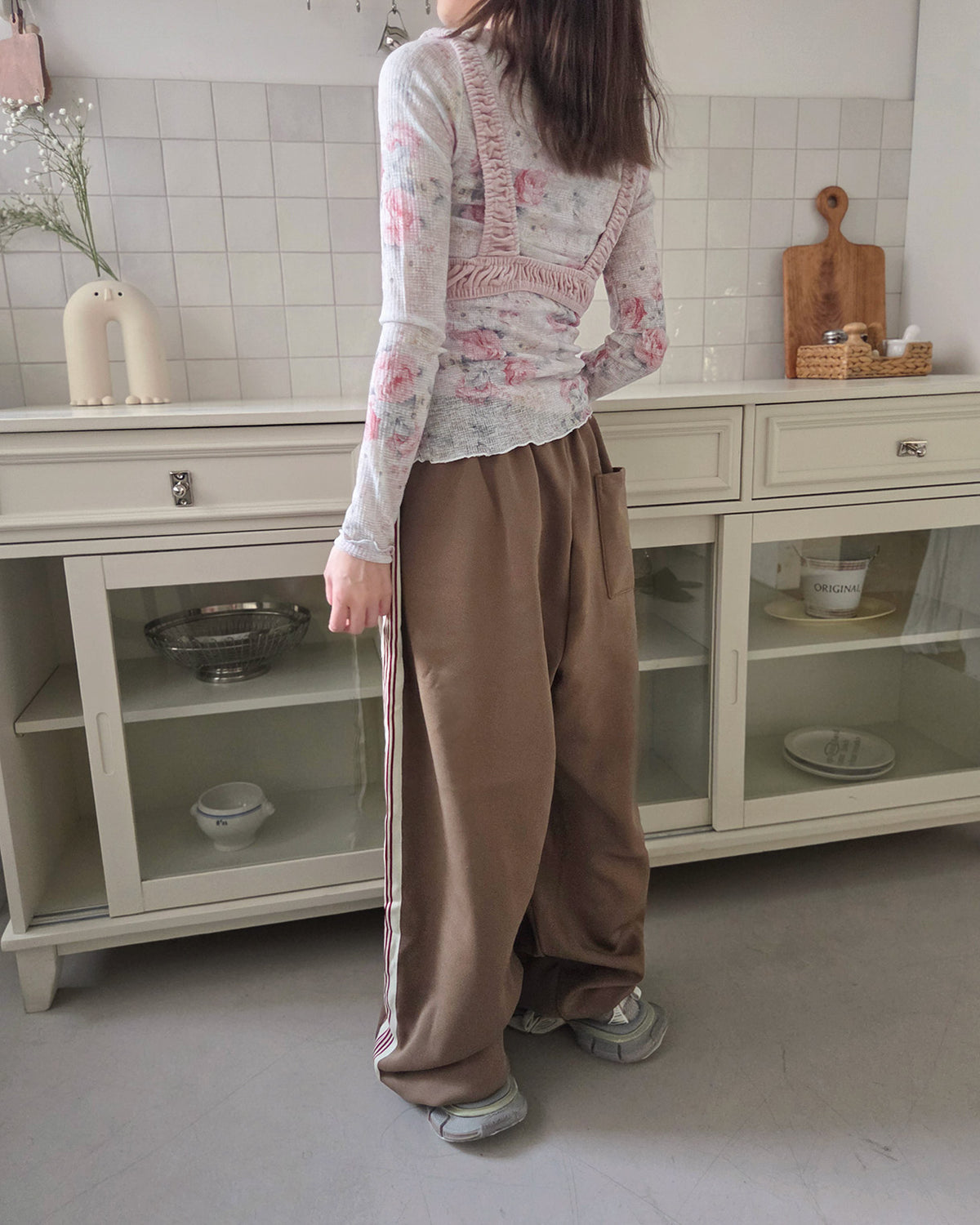 blurred rose V neck long sleeve top