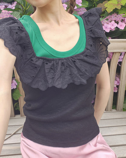 frill sleeve less top