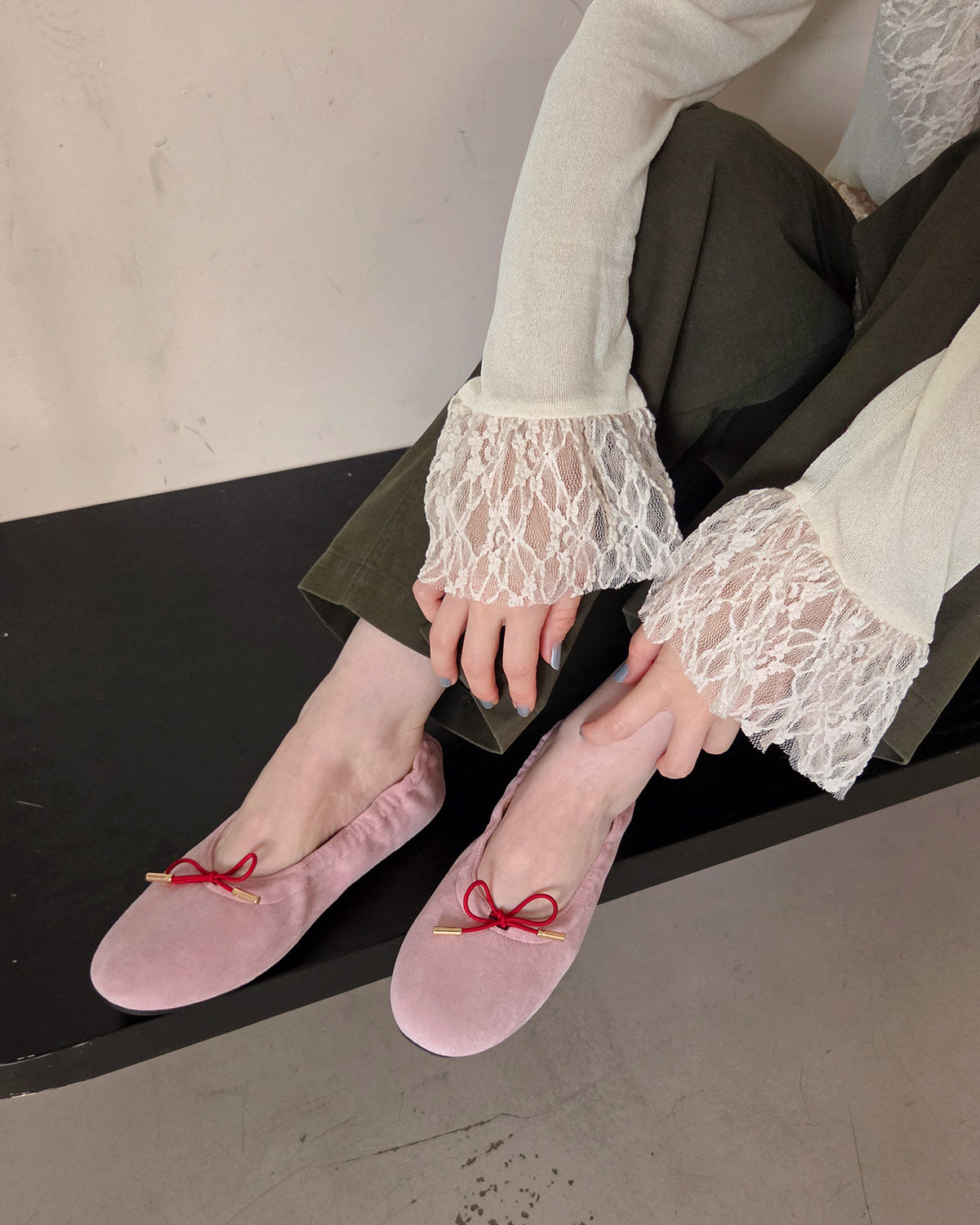 ribbon faux suede flat shoes