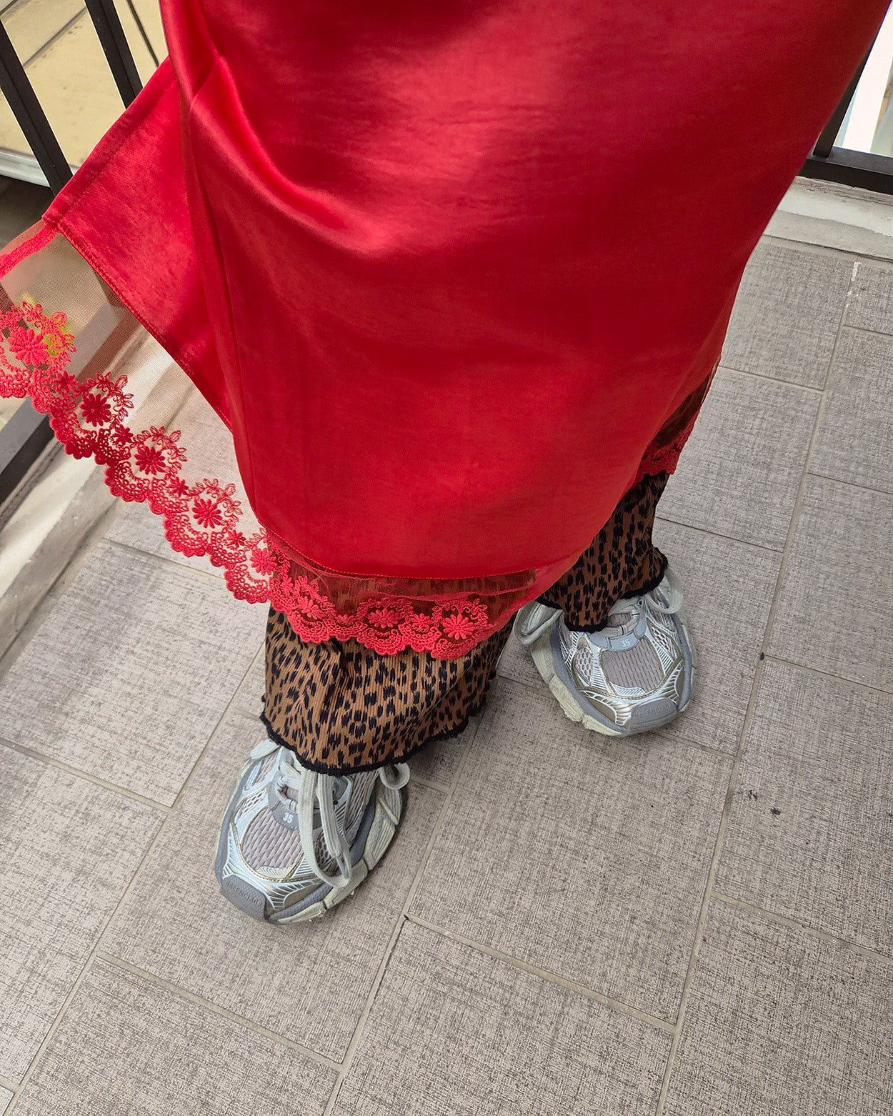 satin lace point long skirt