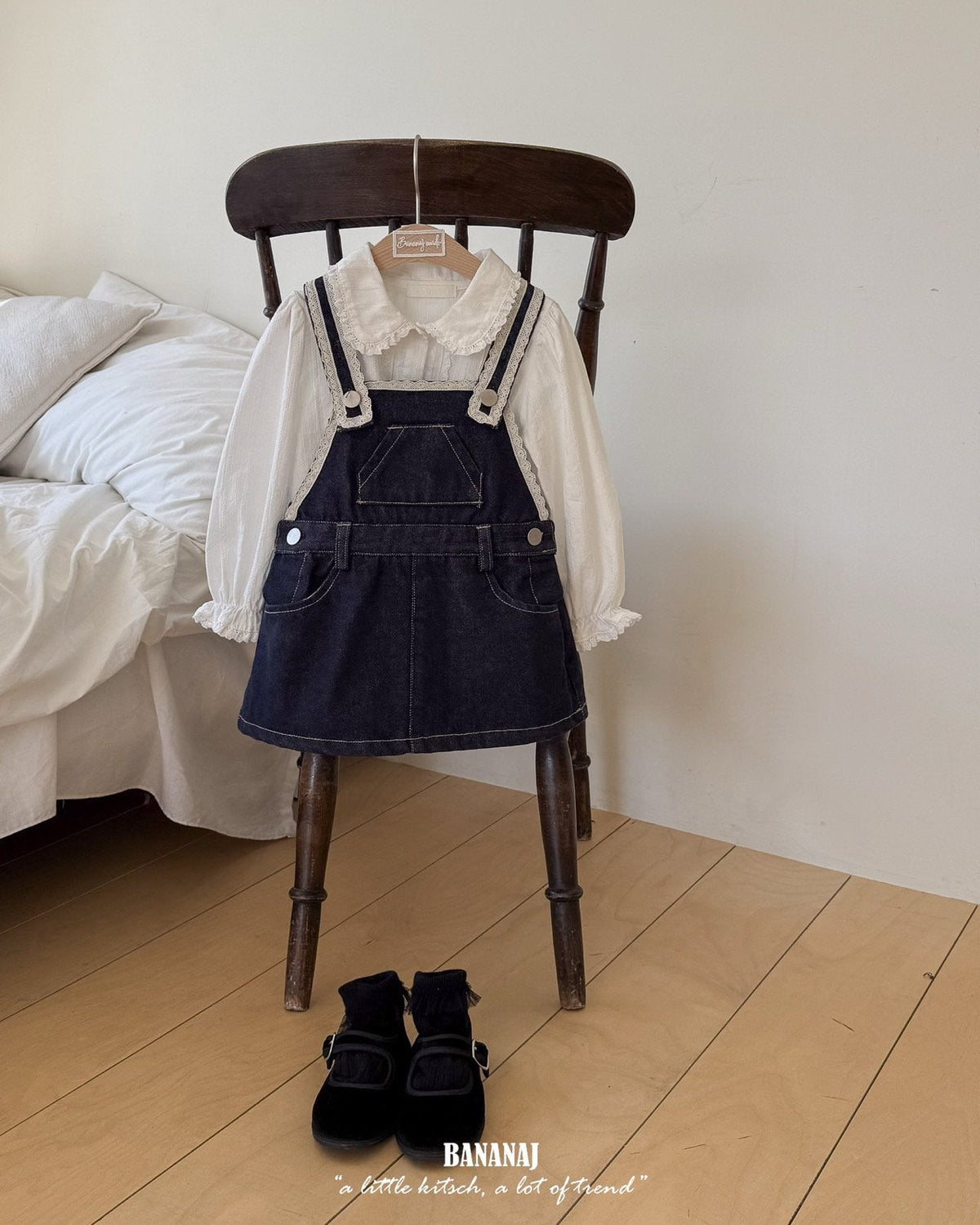 【BANANAJ】lace suspender dress